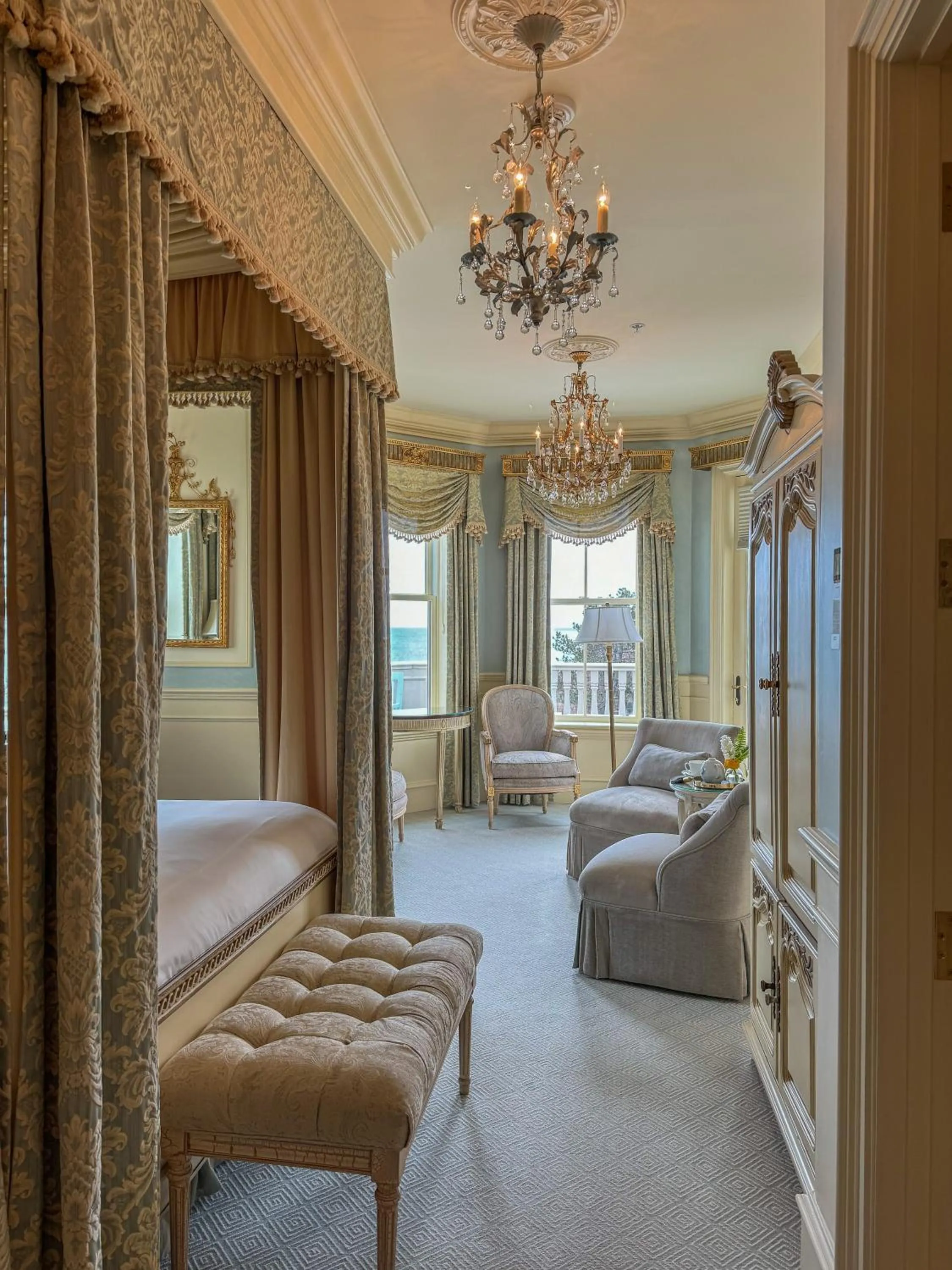 furniture, Bed in The Chanler at Cliff Walk