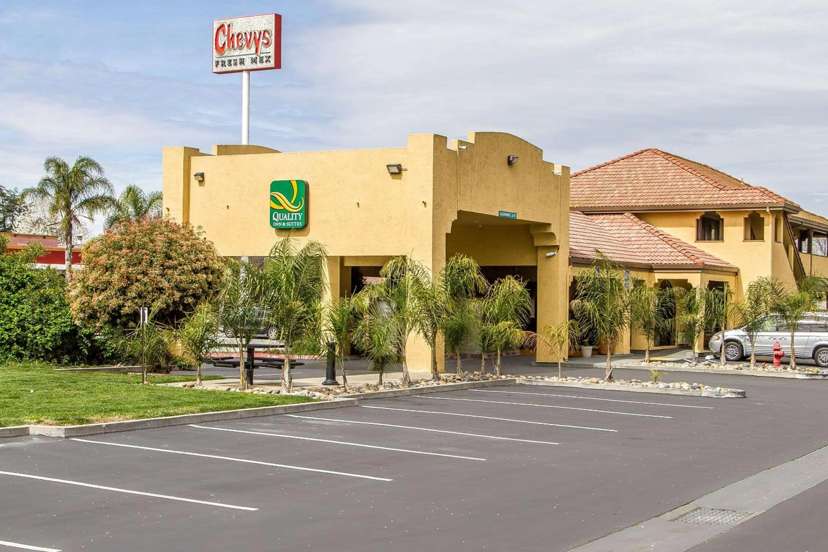 Property building in Quality Inn & Suites Gilroy