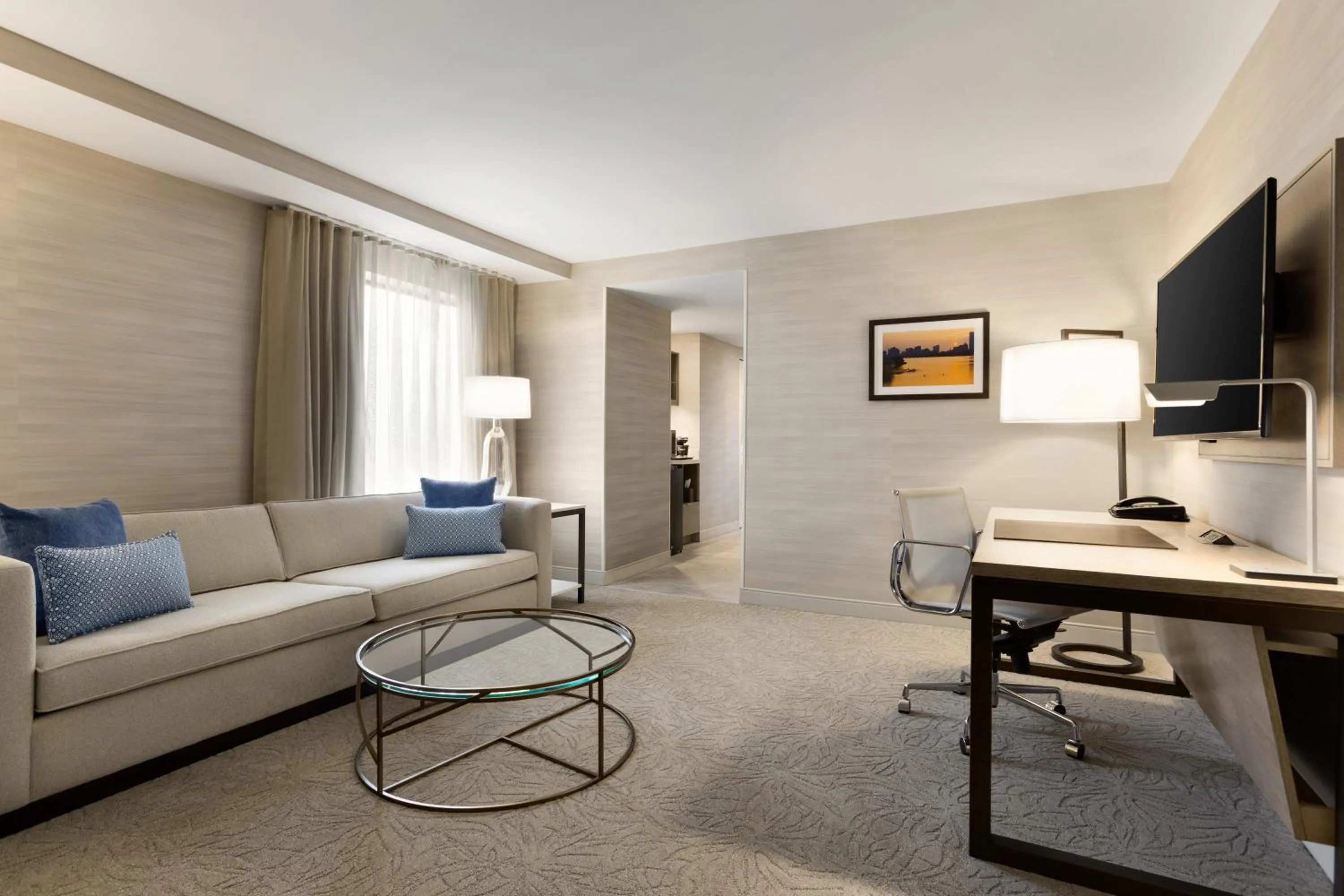 DoubleTree Suites by Hilton Hotel Boston - Cambridge