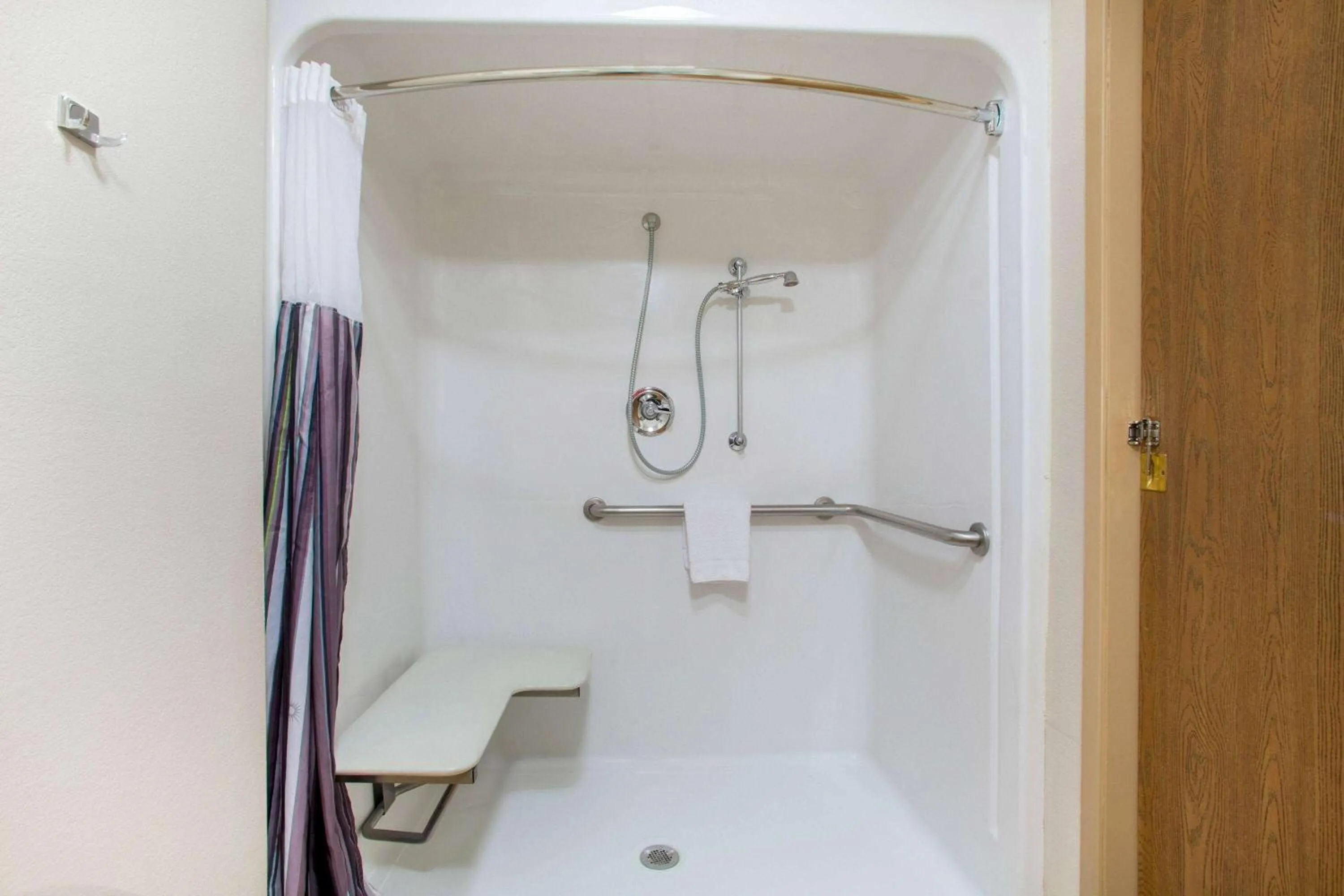Shower in La Quinta by Wyndham Springfield South