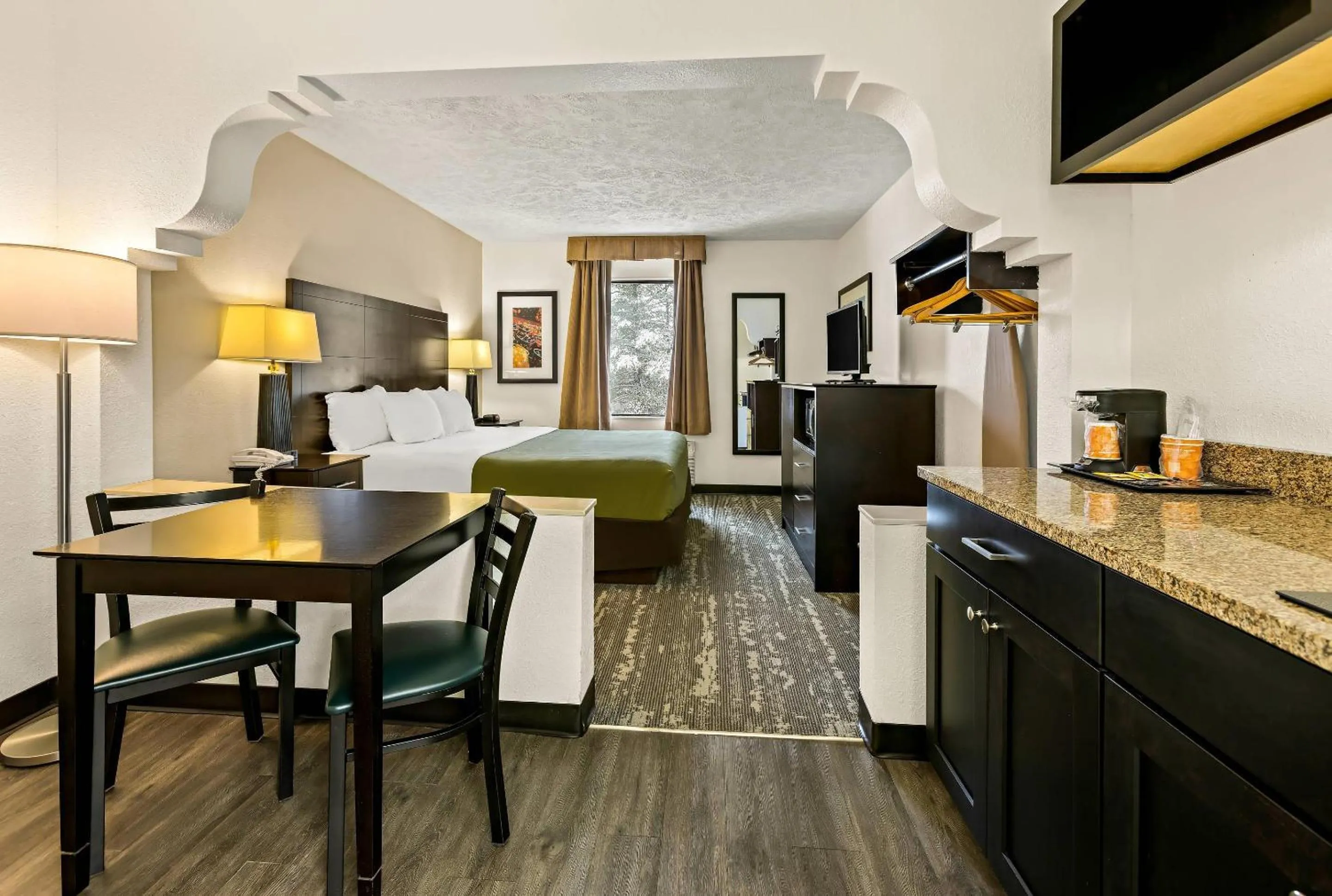 Bedroom in Quality Inn Traverse City