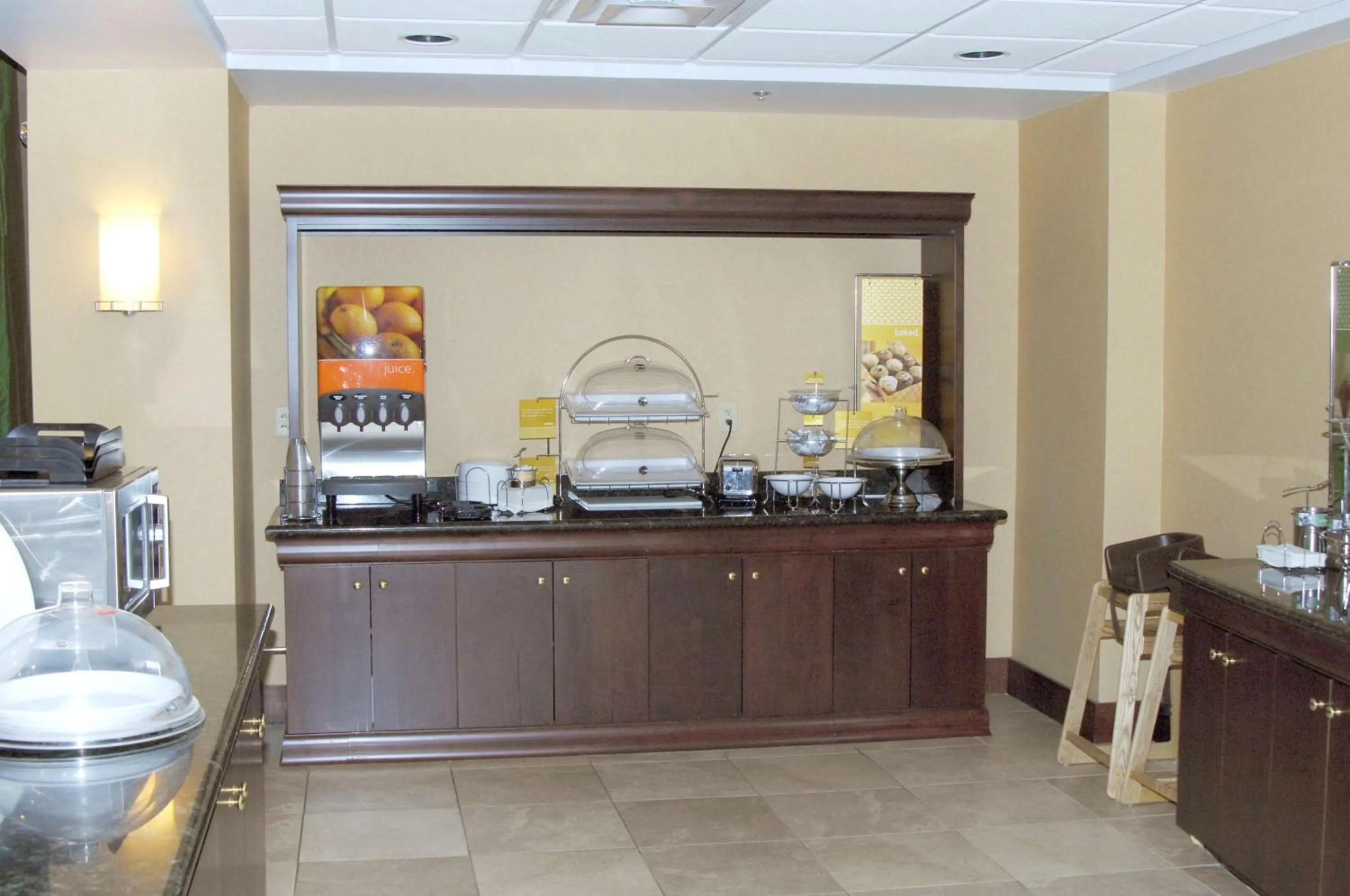 Lobby or reception in Hampton Inn & Suites Dayton-Airport
