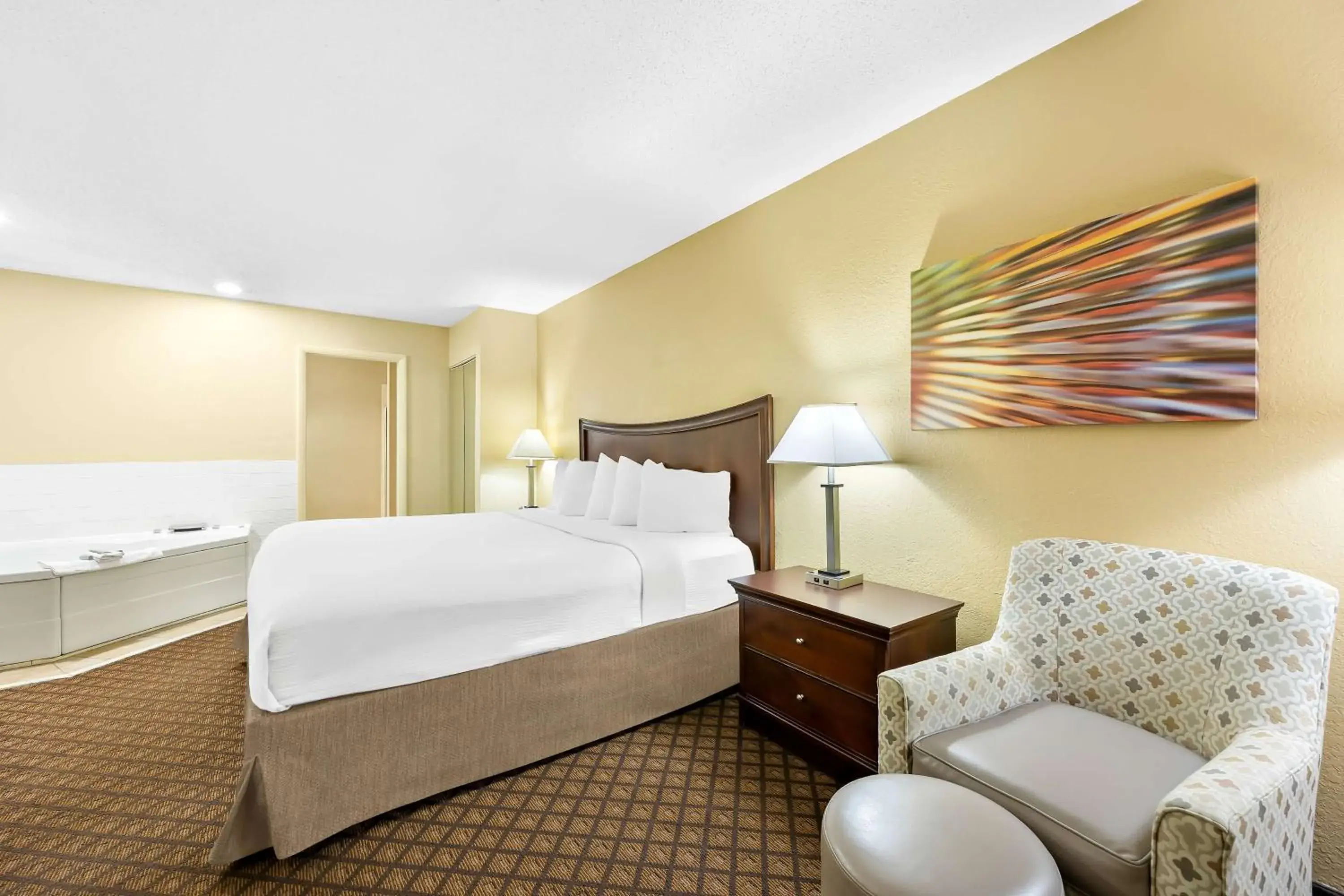 King Suite with Spa Bath - Non-Smoking in Best Western Coach House King Suite with Spa Bath - Non-Smoking in Best Western Coach House