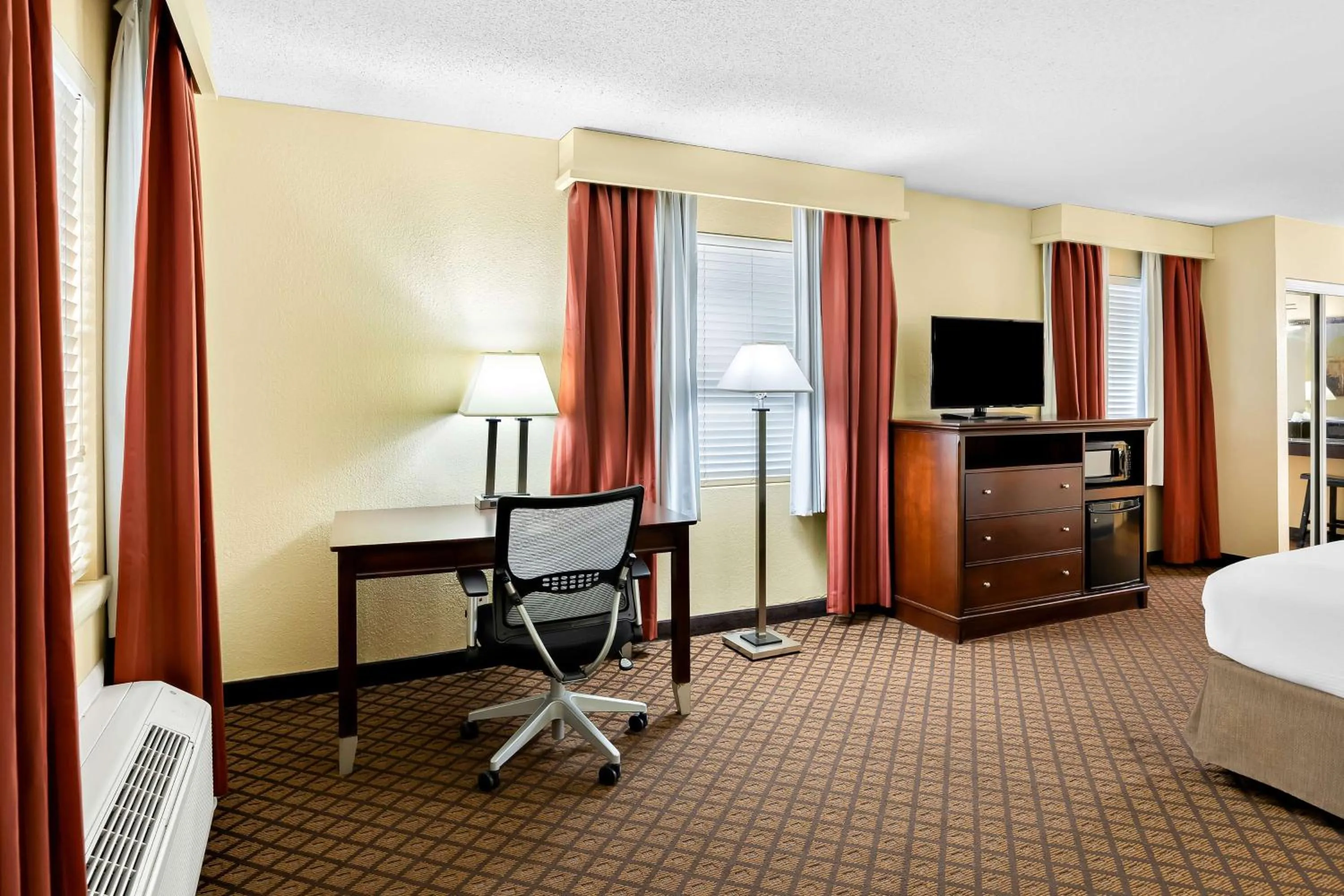 Bedroom, Bed in Best Western Coach House