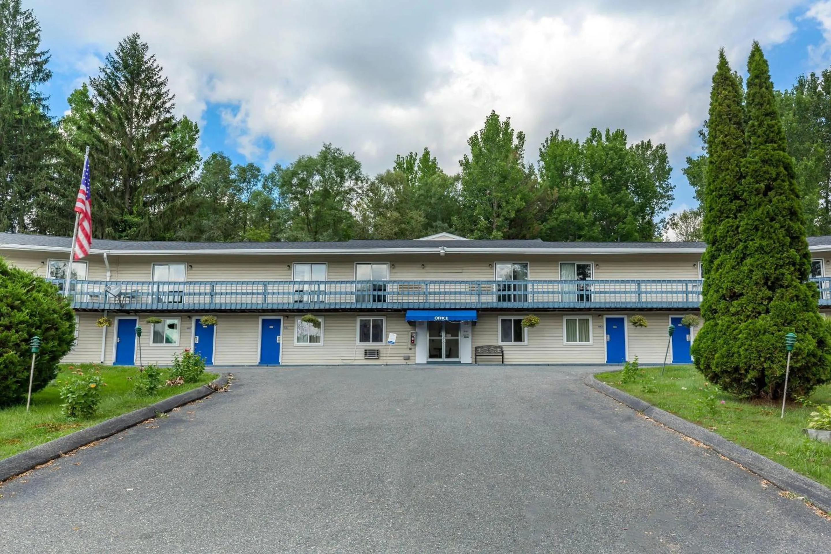 Property building in Econo Lodge Lee - Great Barrington
