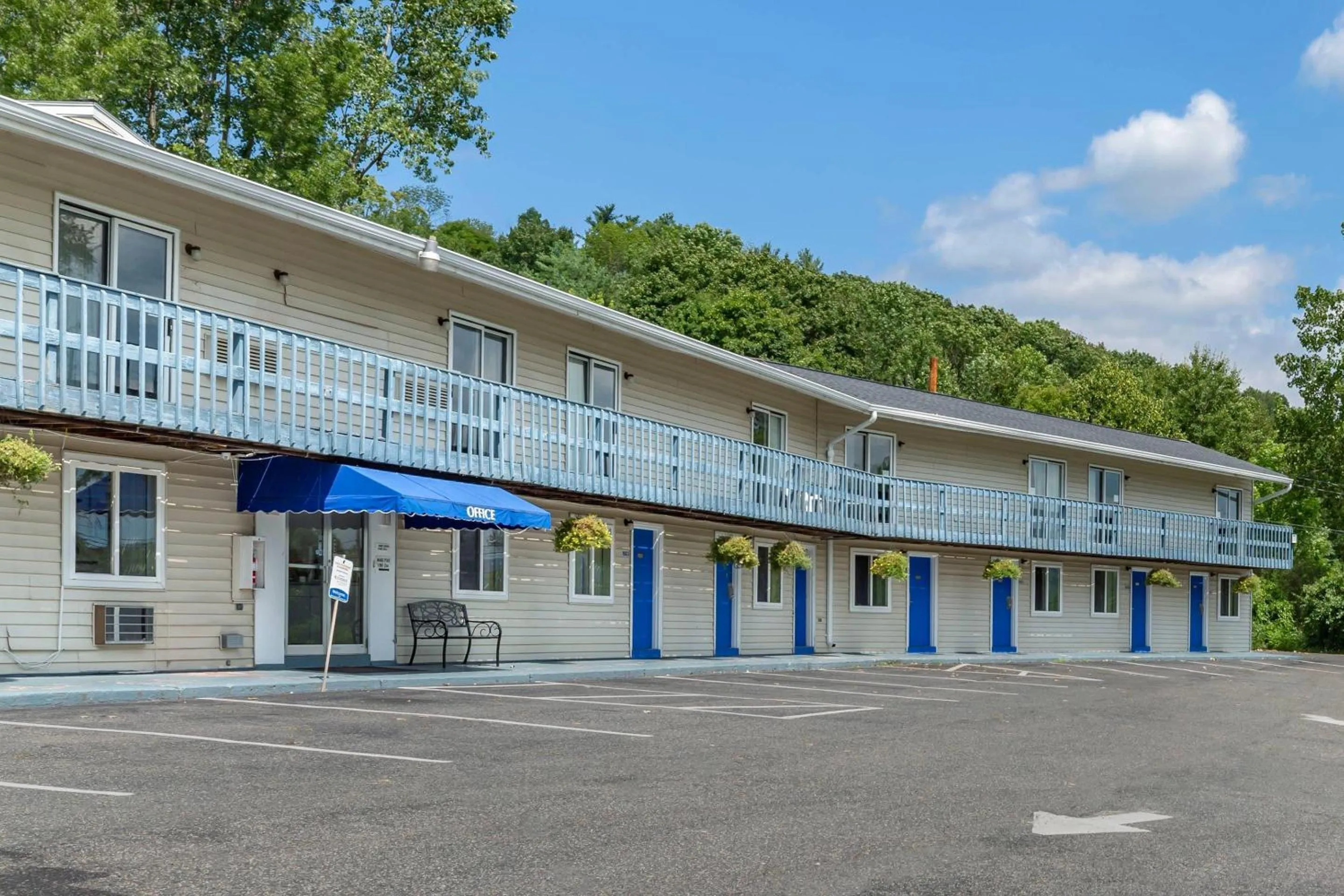 Property building in Econo Lodge Lee - Great Barrington
