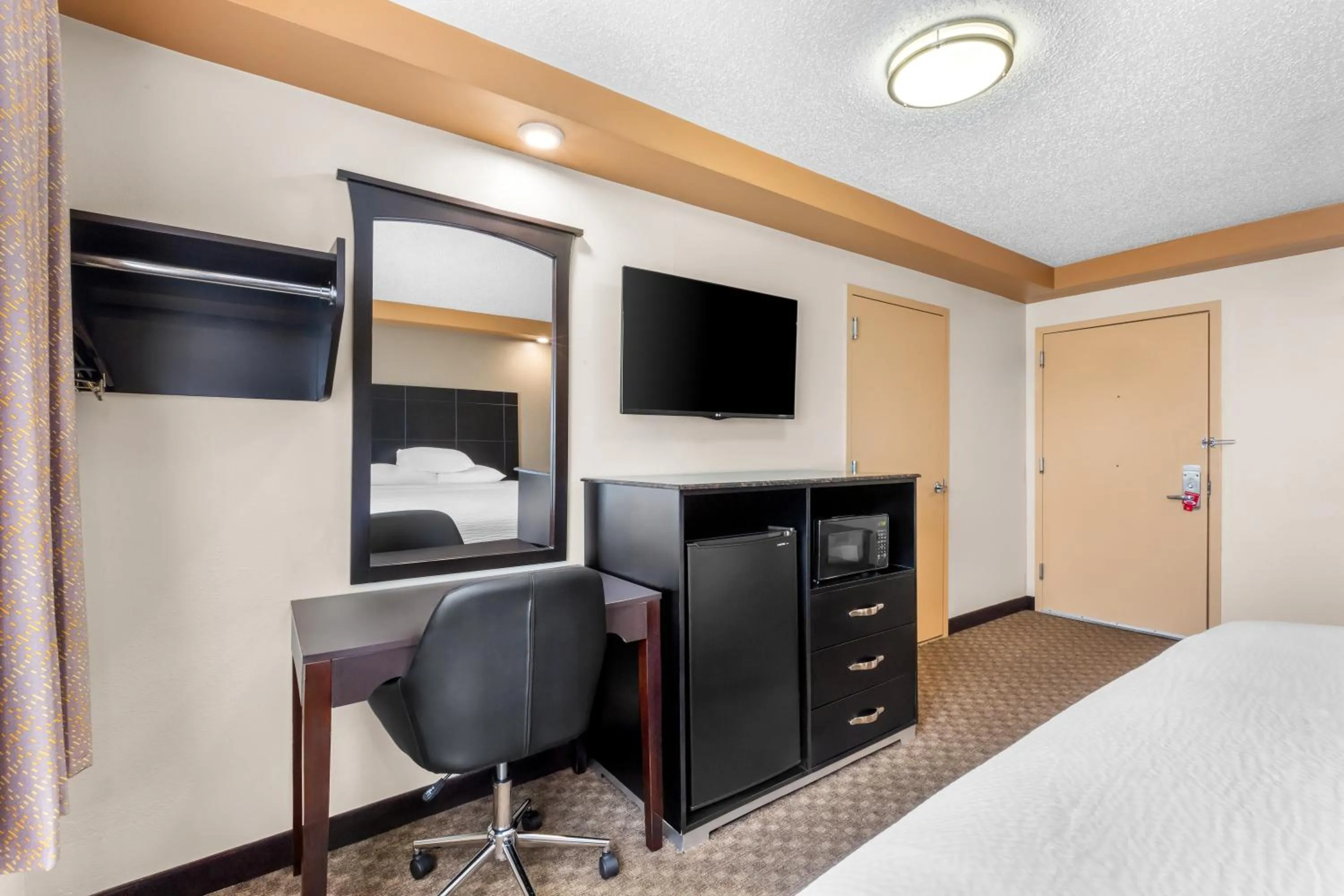 Bed in Econo Lodge Woodbridge