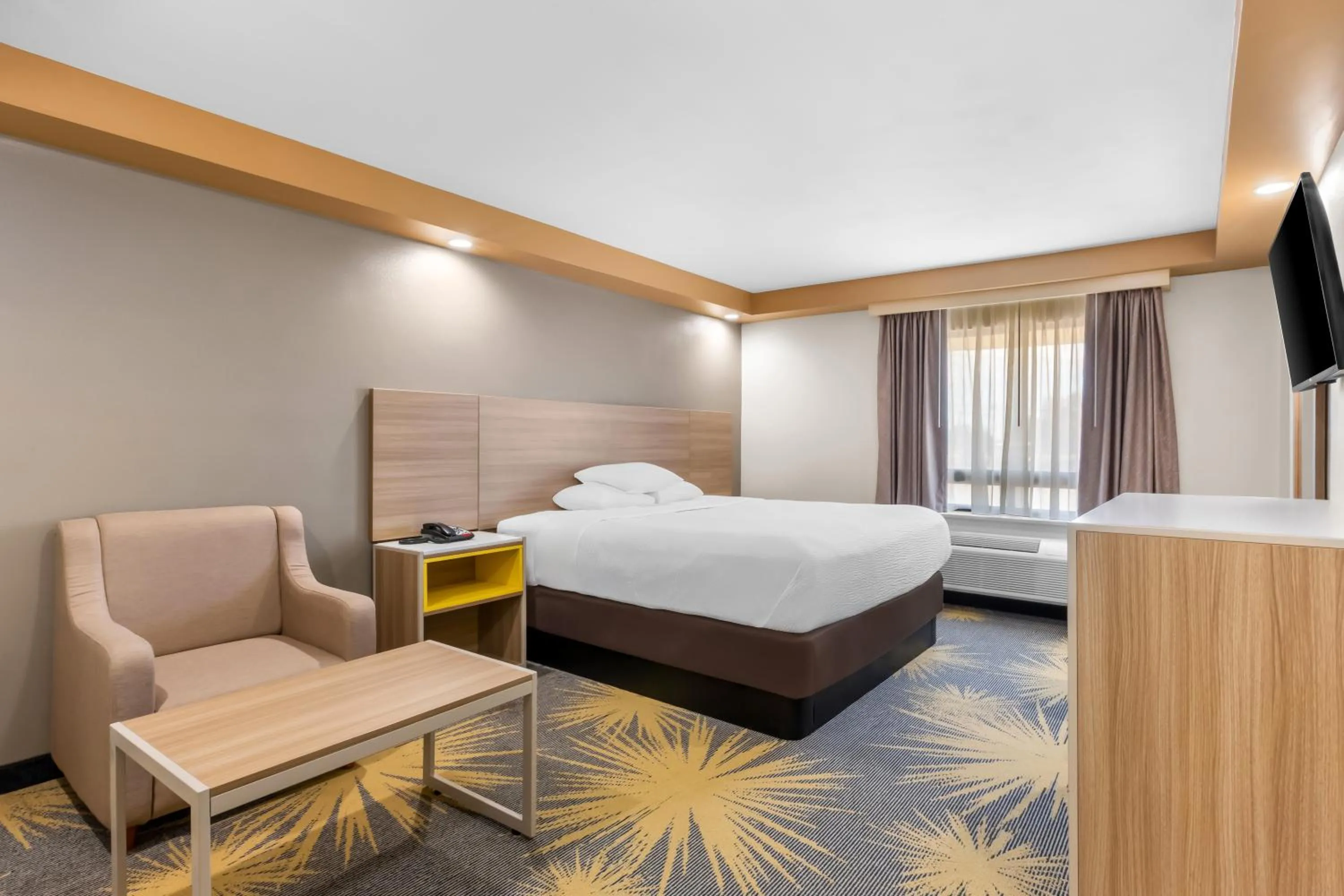 Bed in Econo Lodge Woodbridge