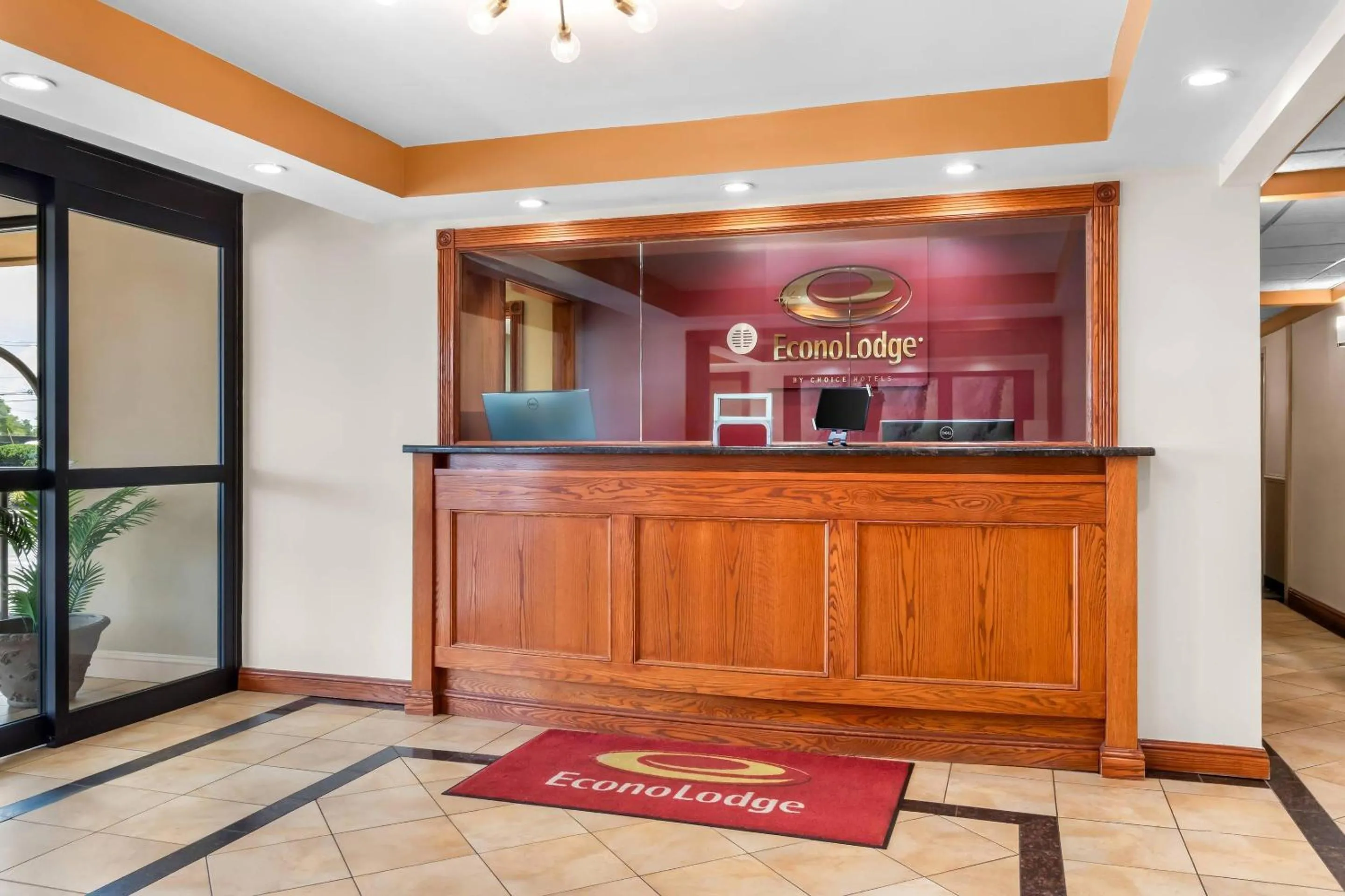 Lobby or reception in Econo Lodge Woodbridge
