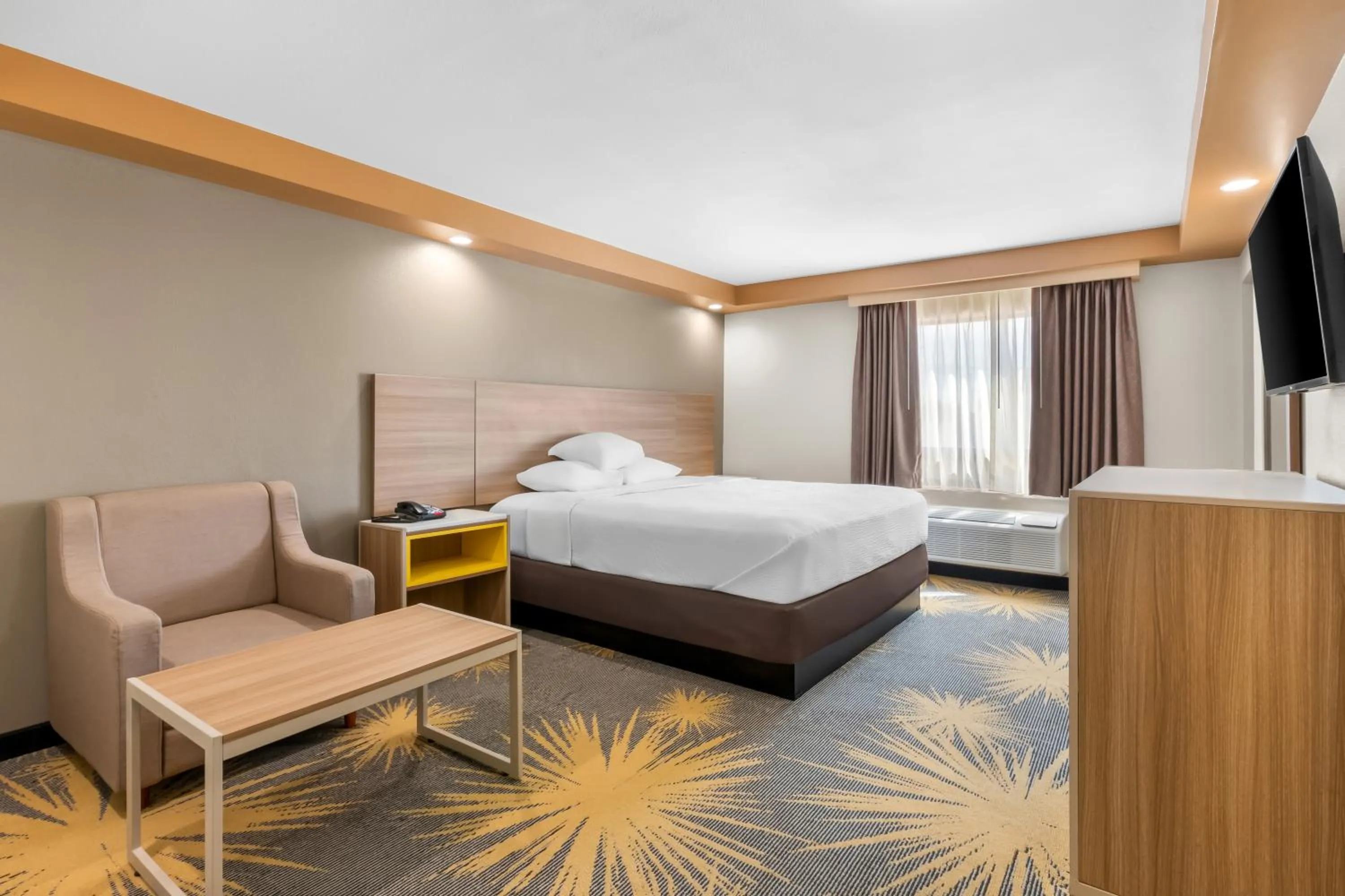 Bed in Econo Lodge Woodbridge