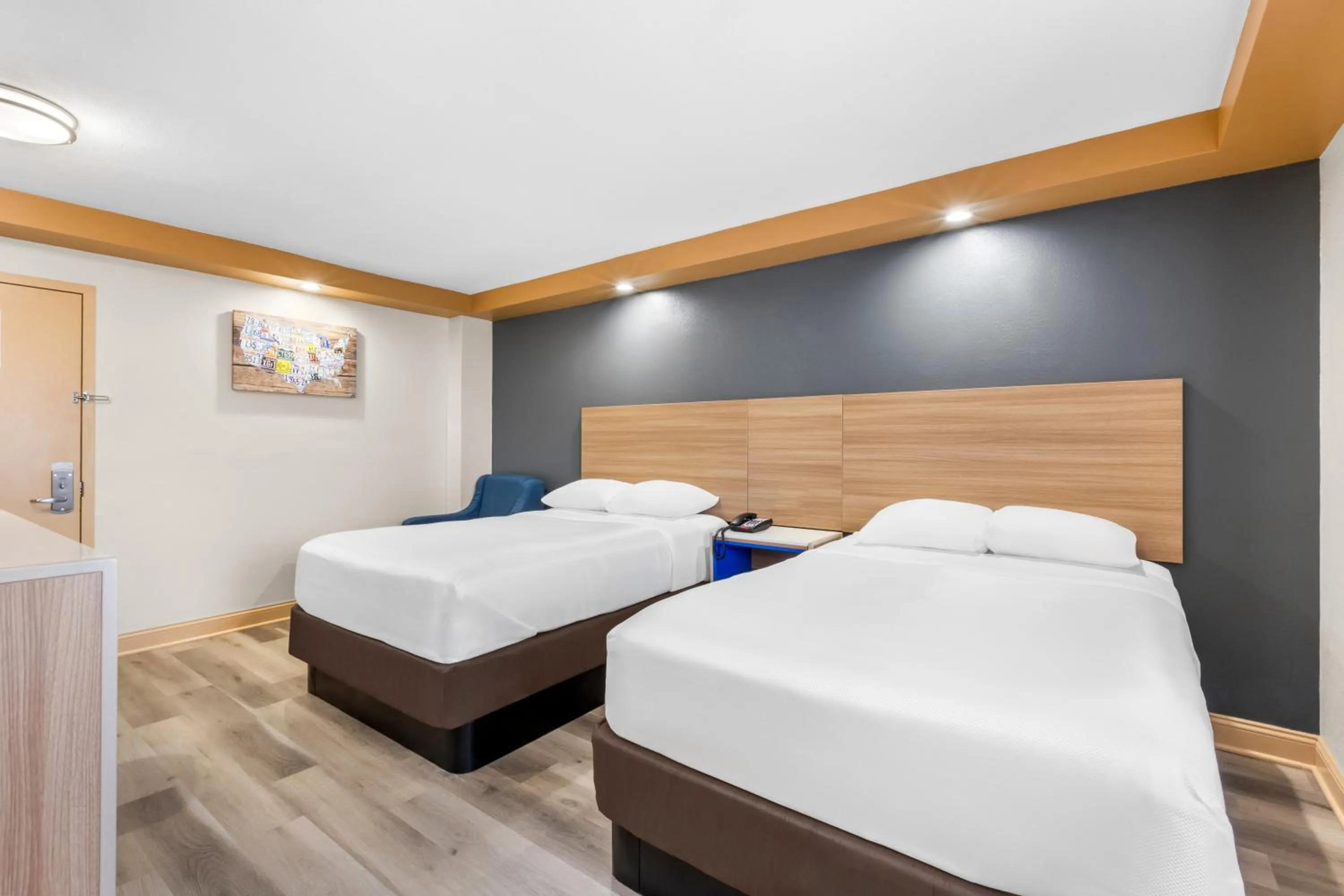 Bed in Econo Lodge Woodbridge