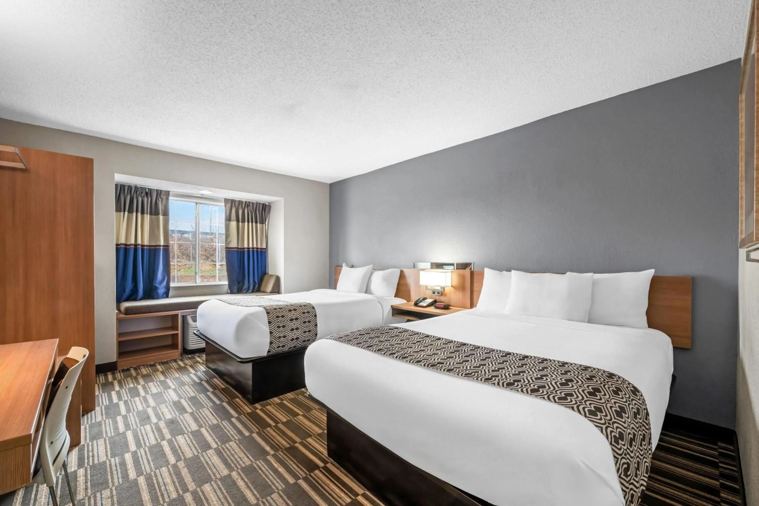 Bed in Microtel Inn & Suites by Wyndham Statesville
