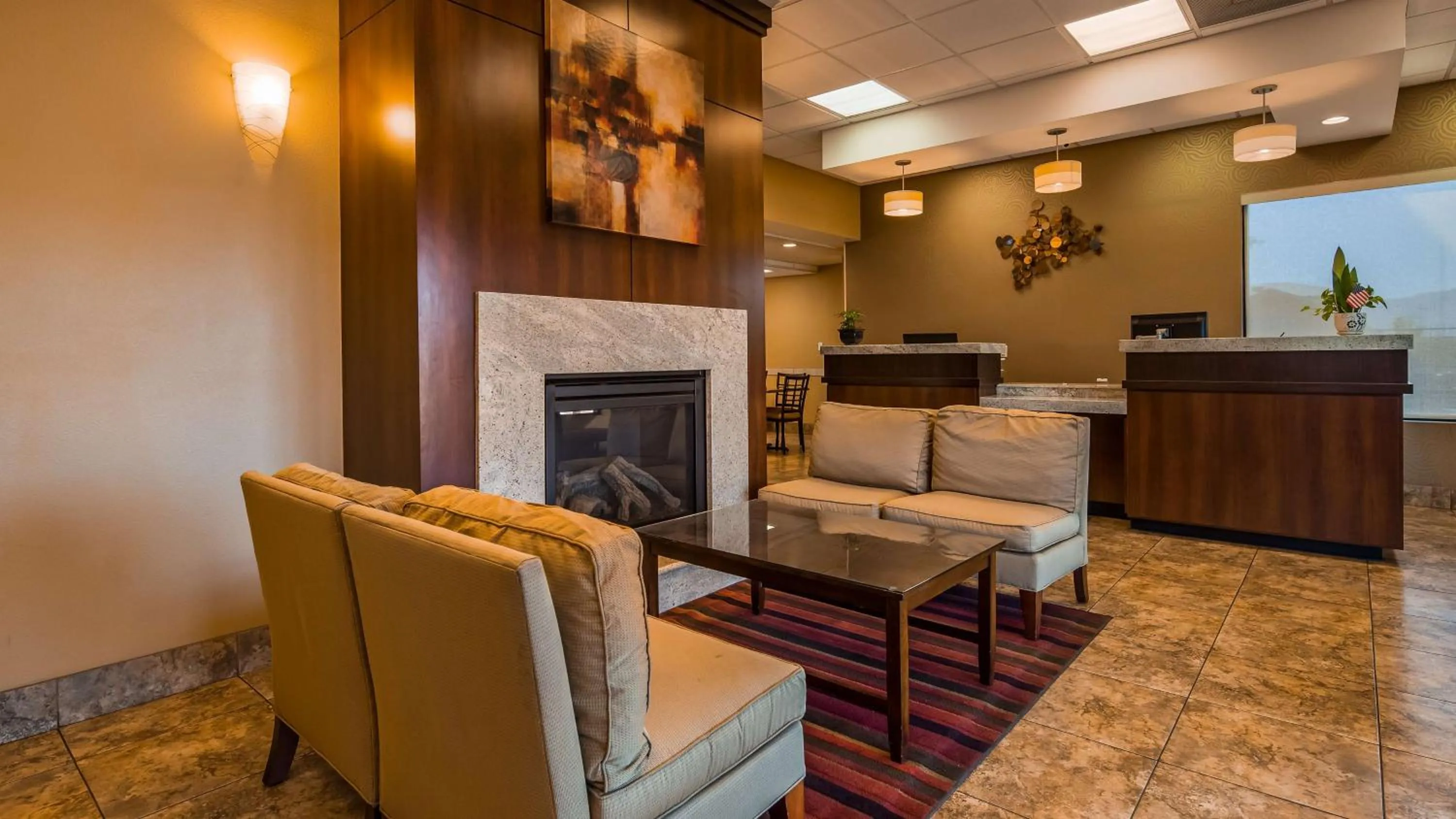 Lobby or reception in SureStay Hotel by Best Western Tehachapi