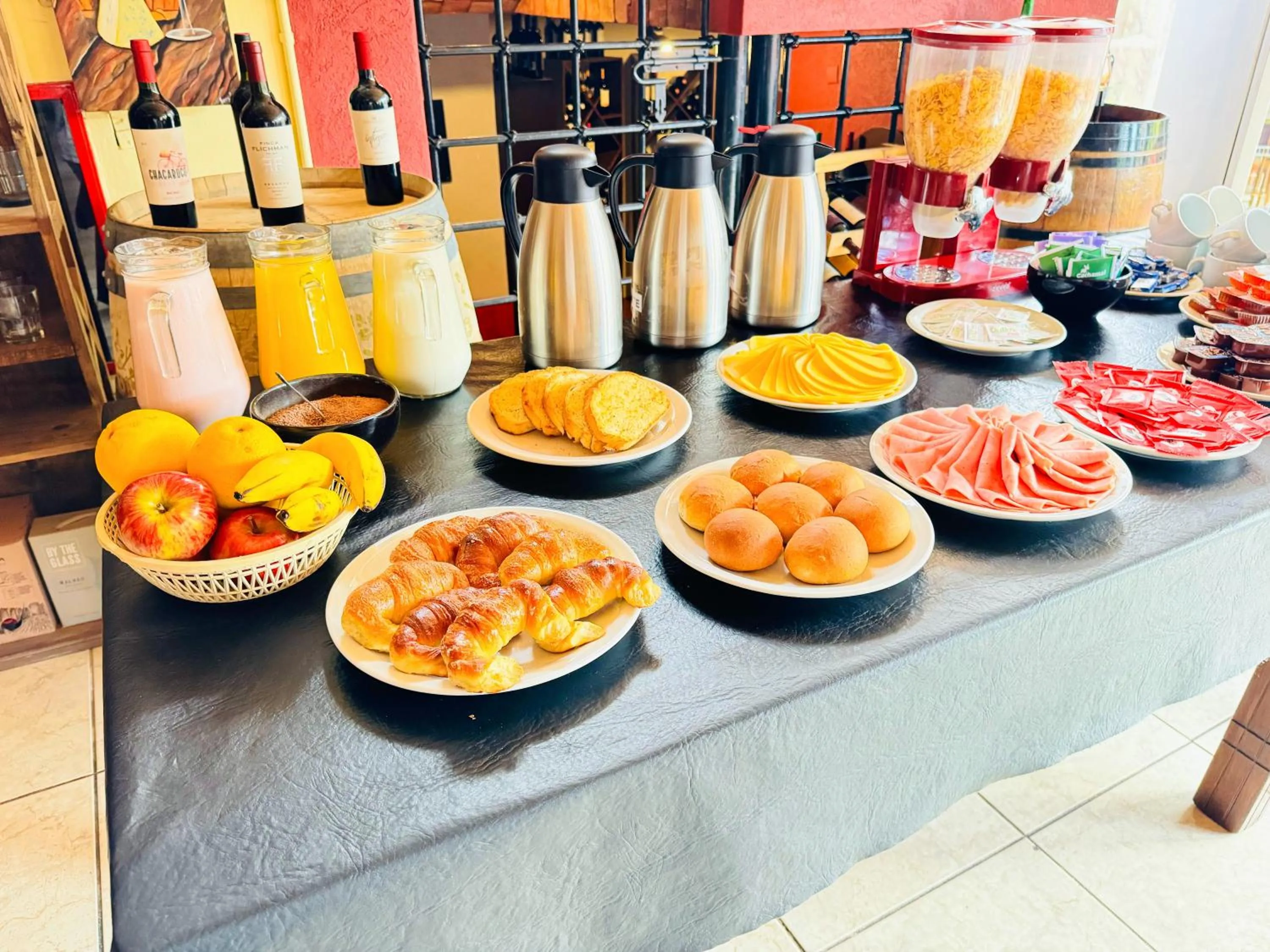 Restaurant/places to eat in Hotel Valle Grande