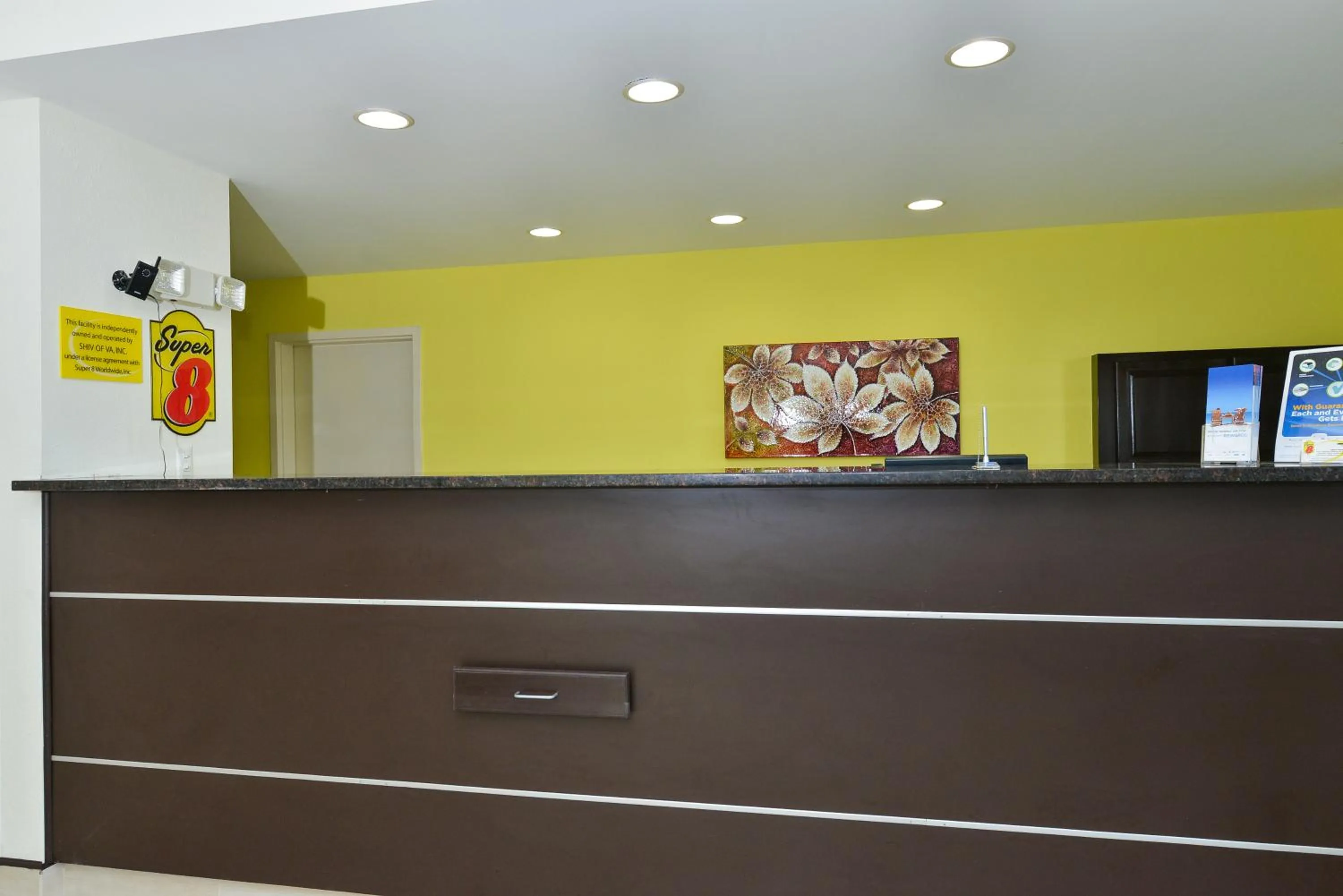 Lobby or reception in Super 8 by Wyndham Petersburg