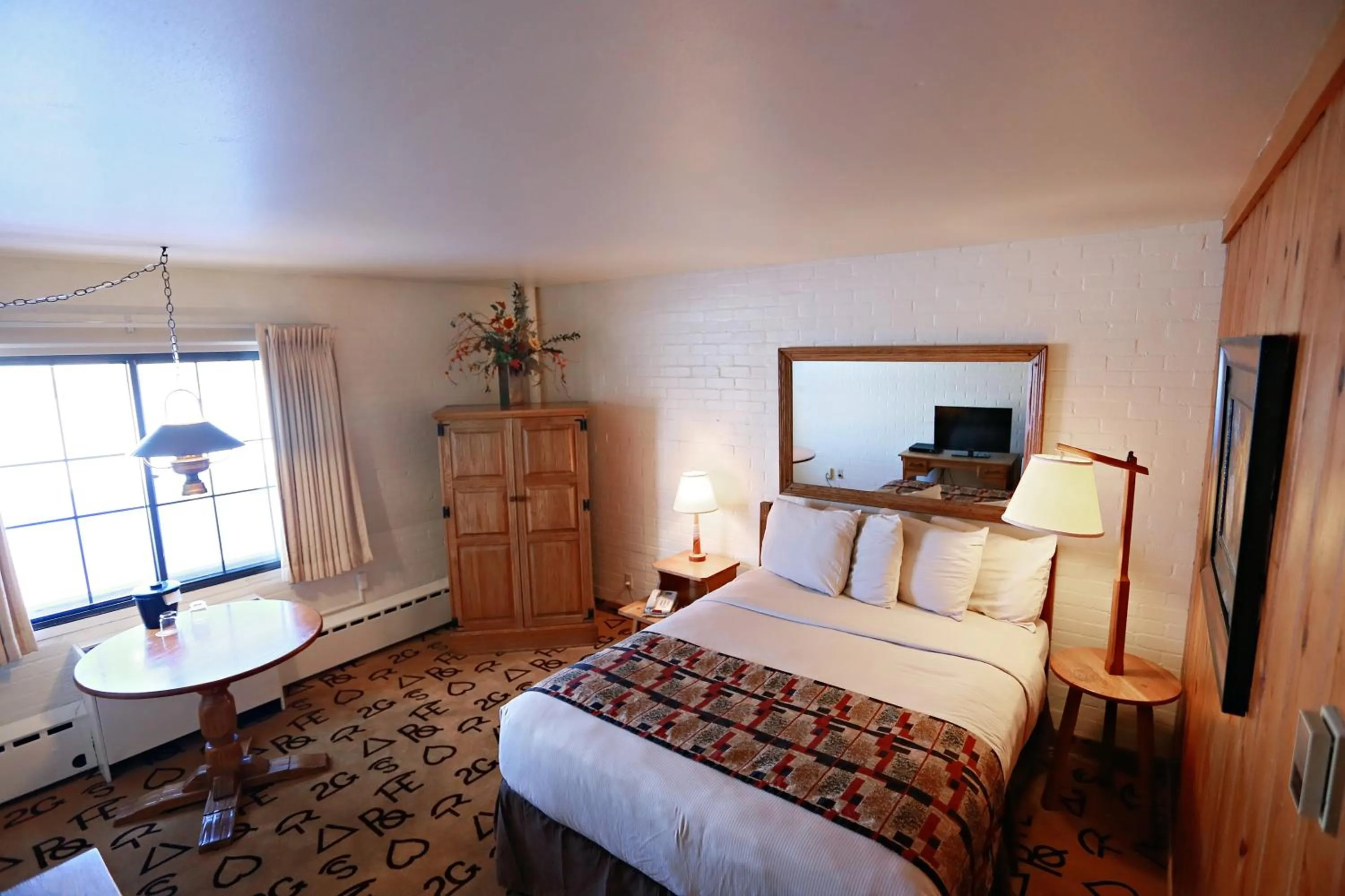 Bedroom, Bed in Dude Rancher Lodge