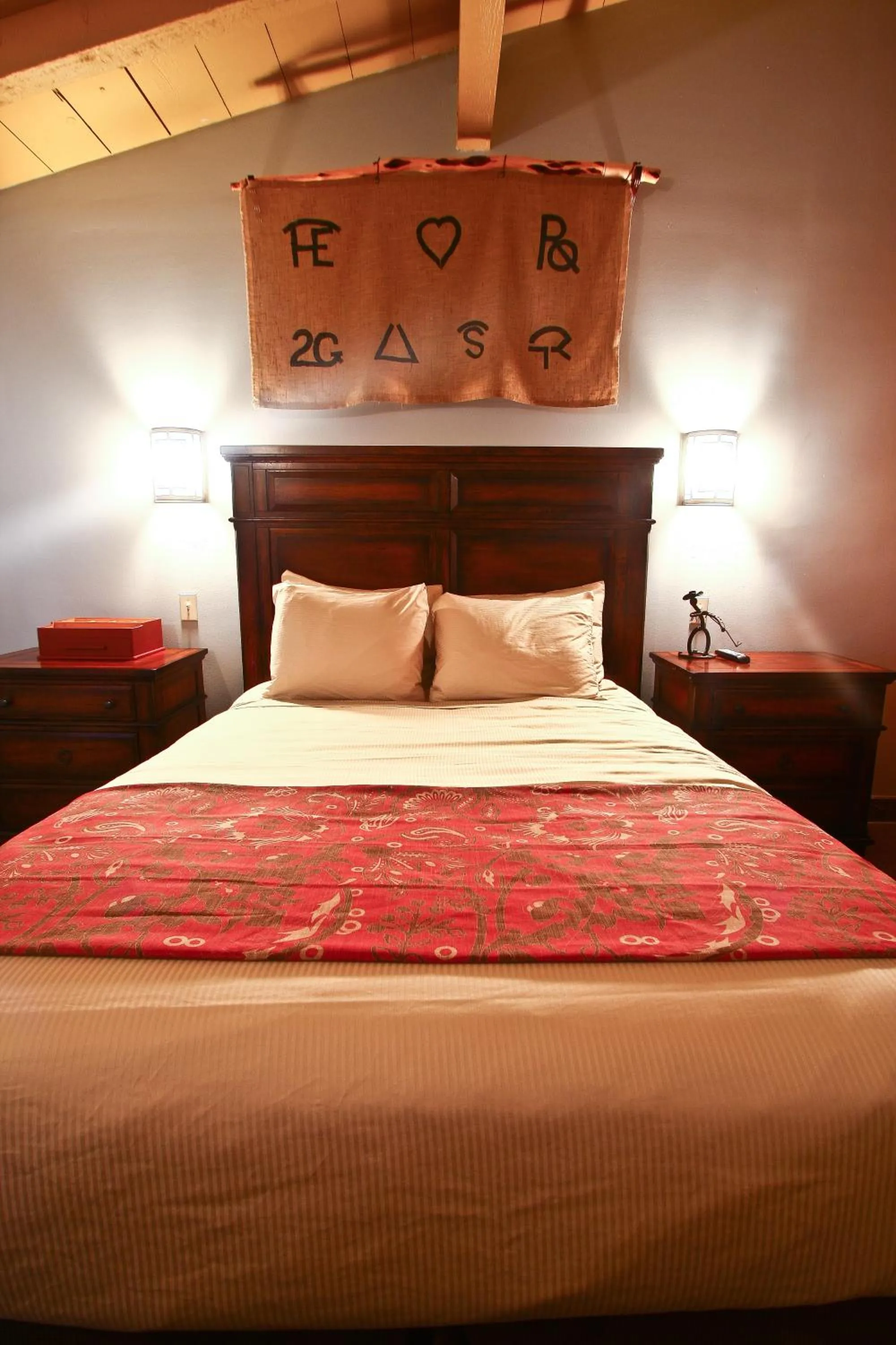 Bed in Dude Rancher Lodge