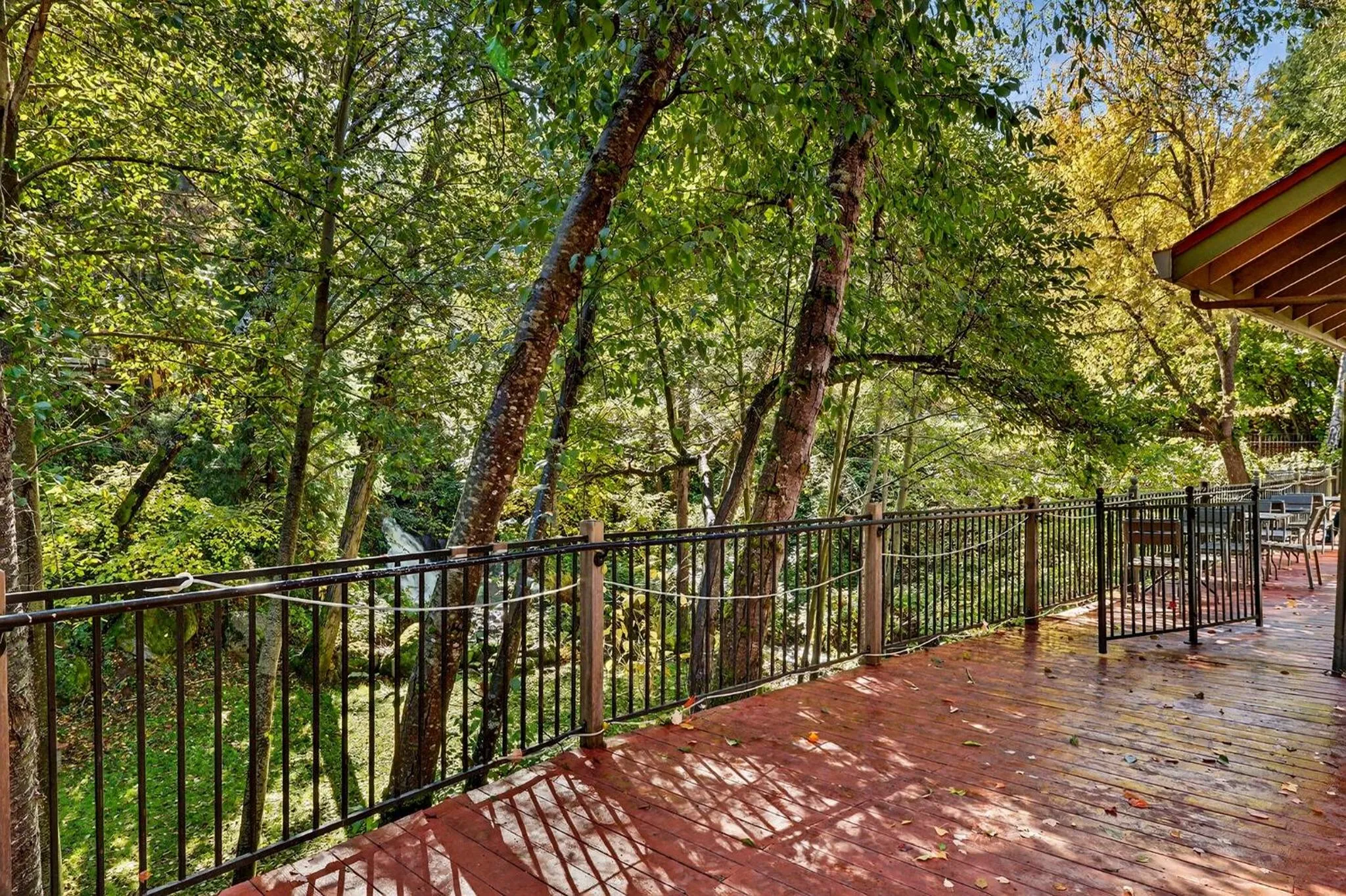 Balcony/Terrace in Northern Queen Inn