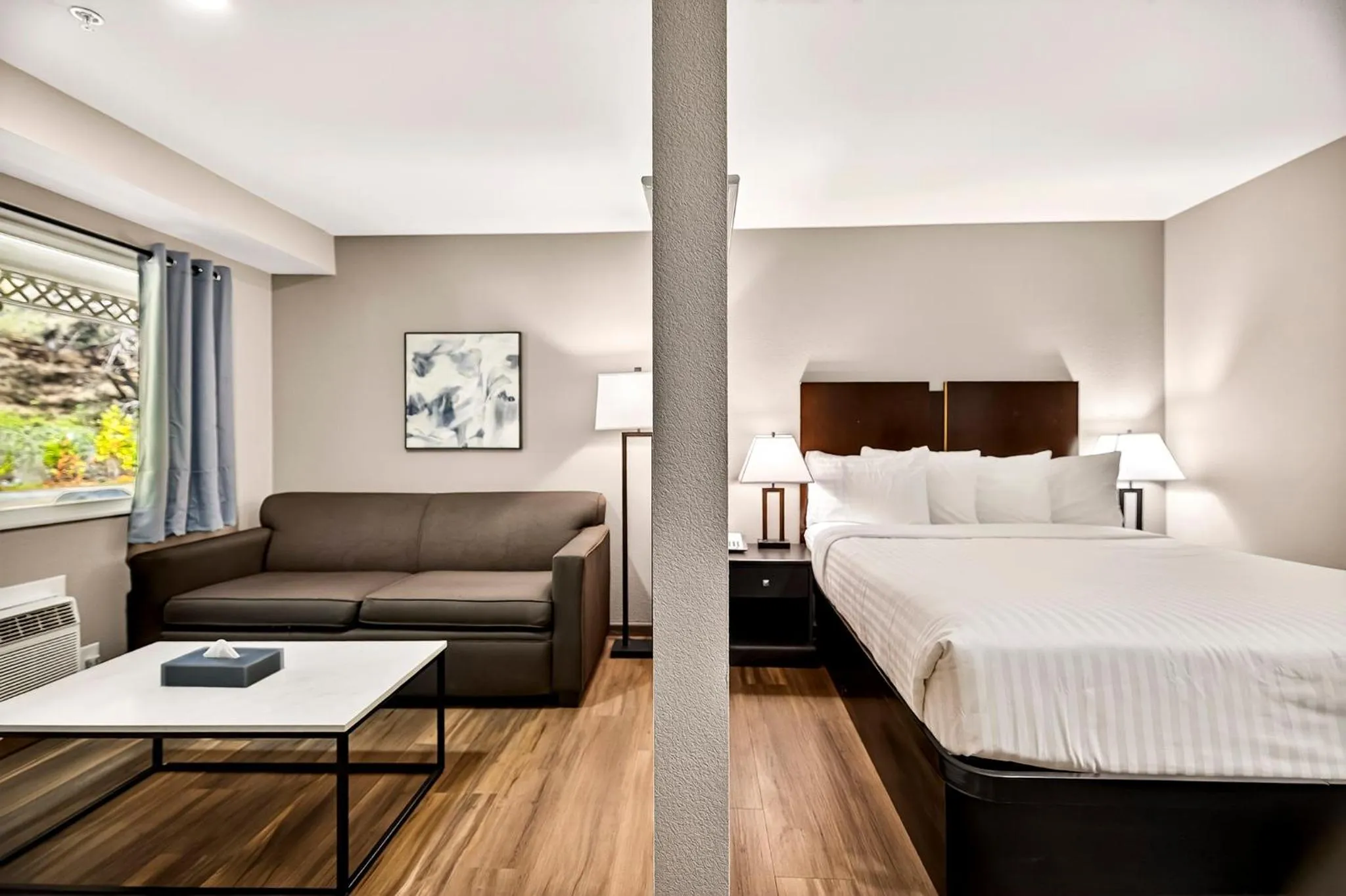 Bedroom, Bed in Northern Queen Inn