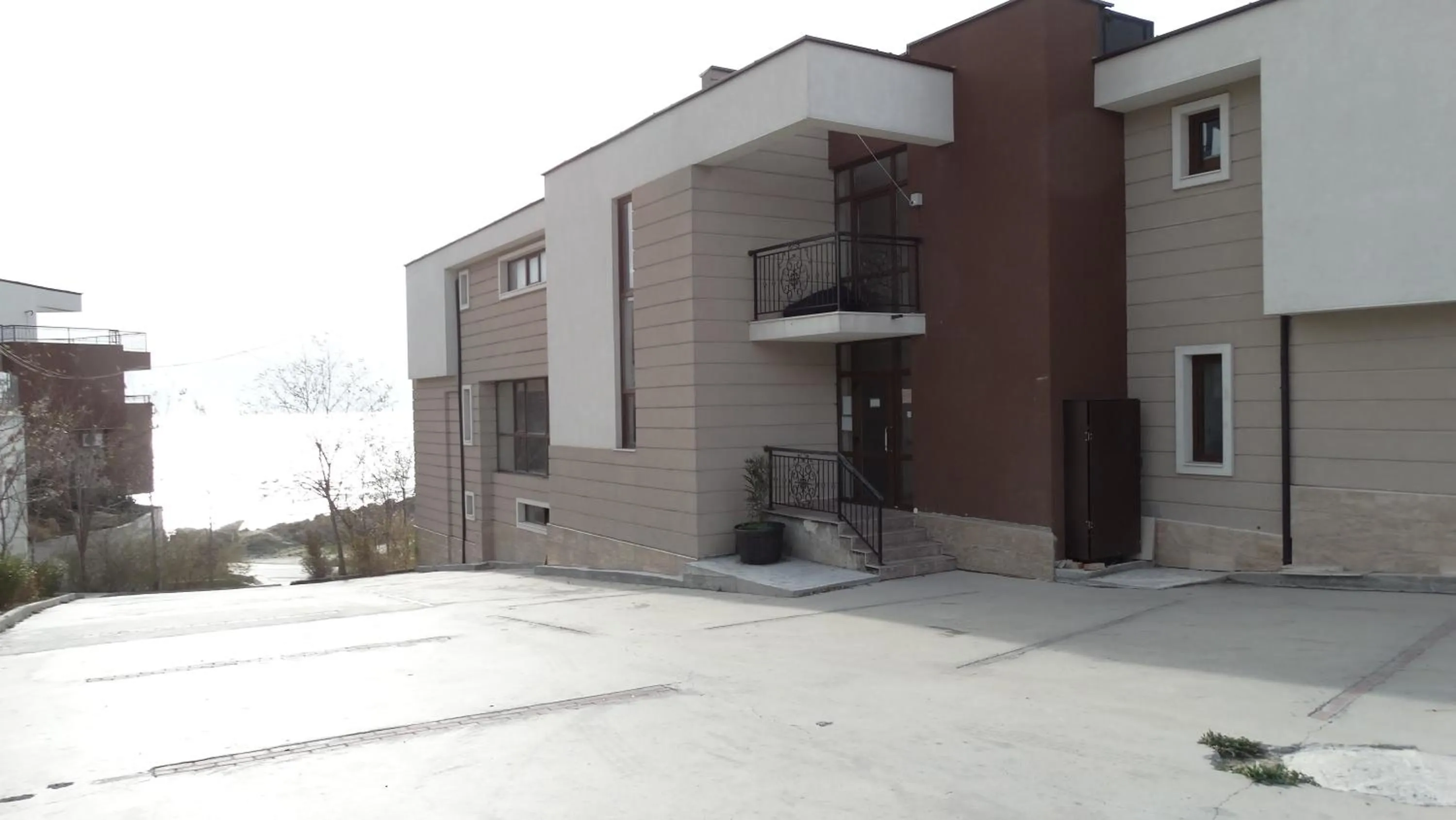 Facade/entrance in Akrotiria Beach Apart Complex