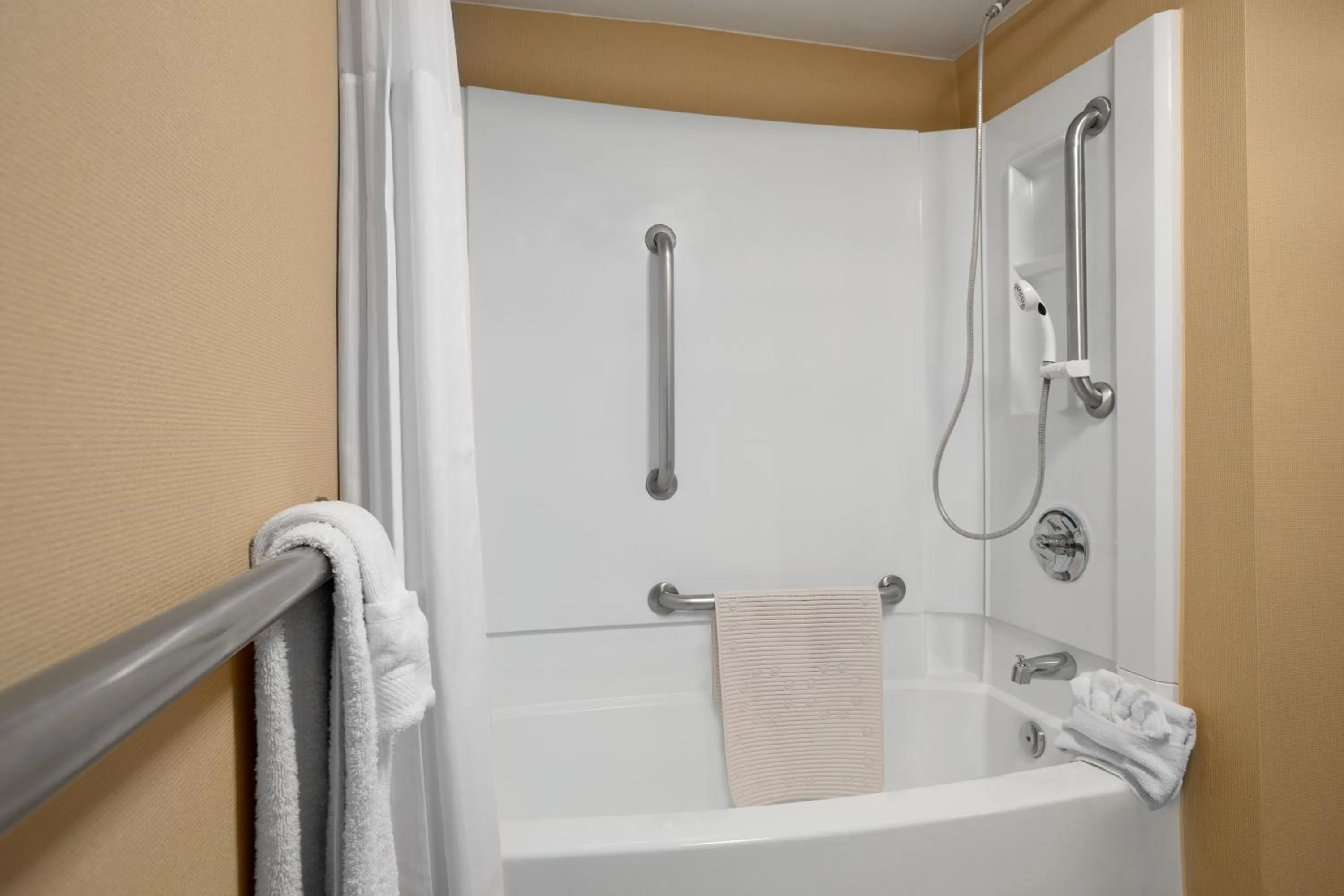 Shower in Days Inn by Wyndham Las Cruces