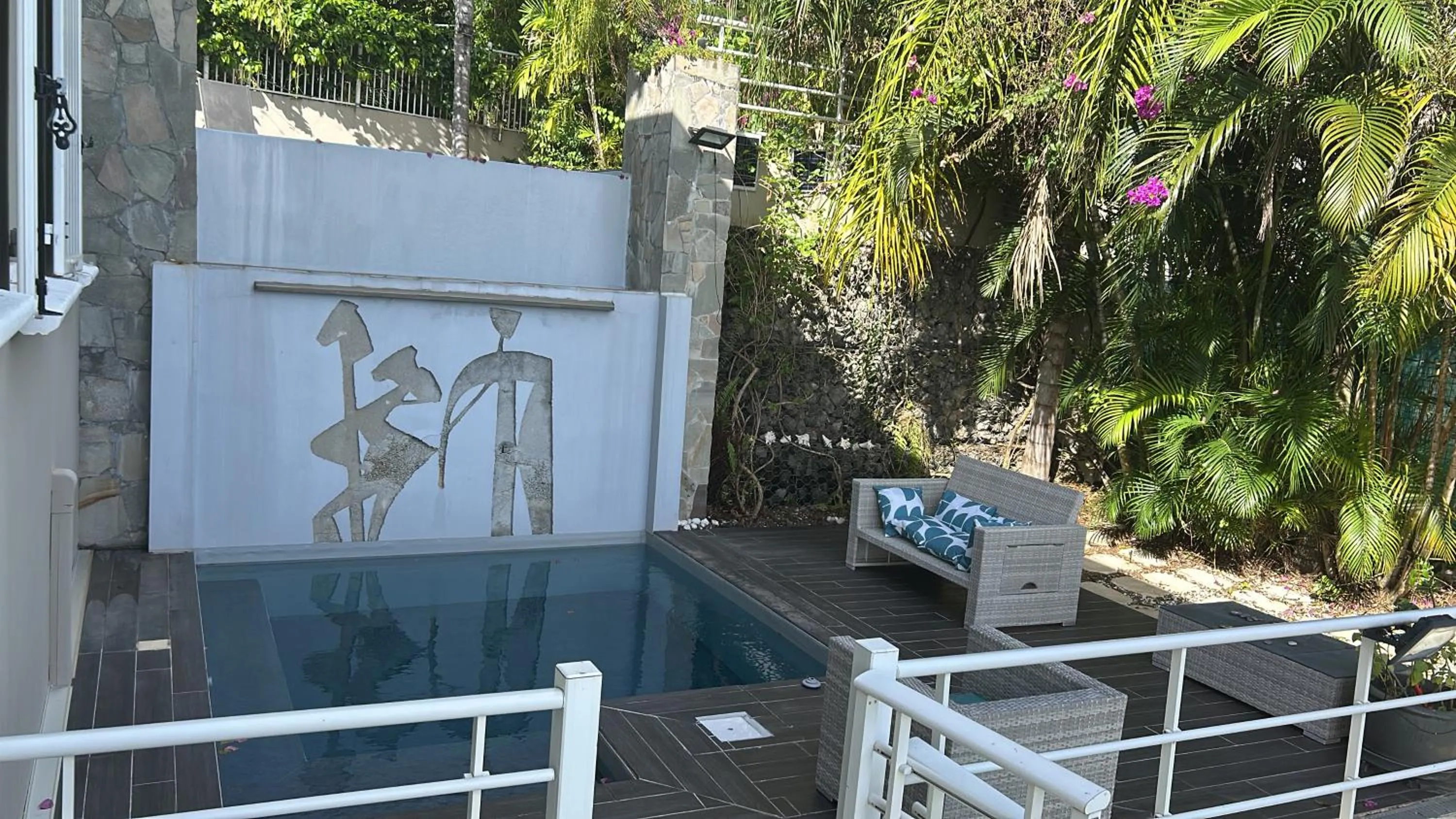 Pool view in Alyzes Diamant