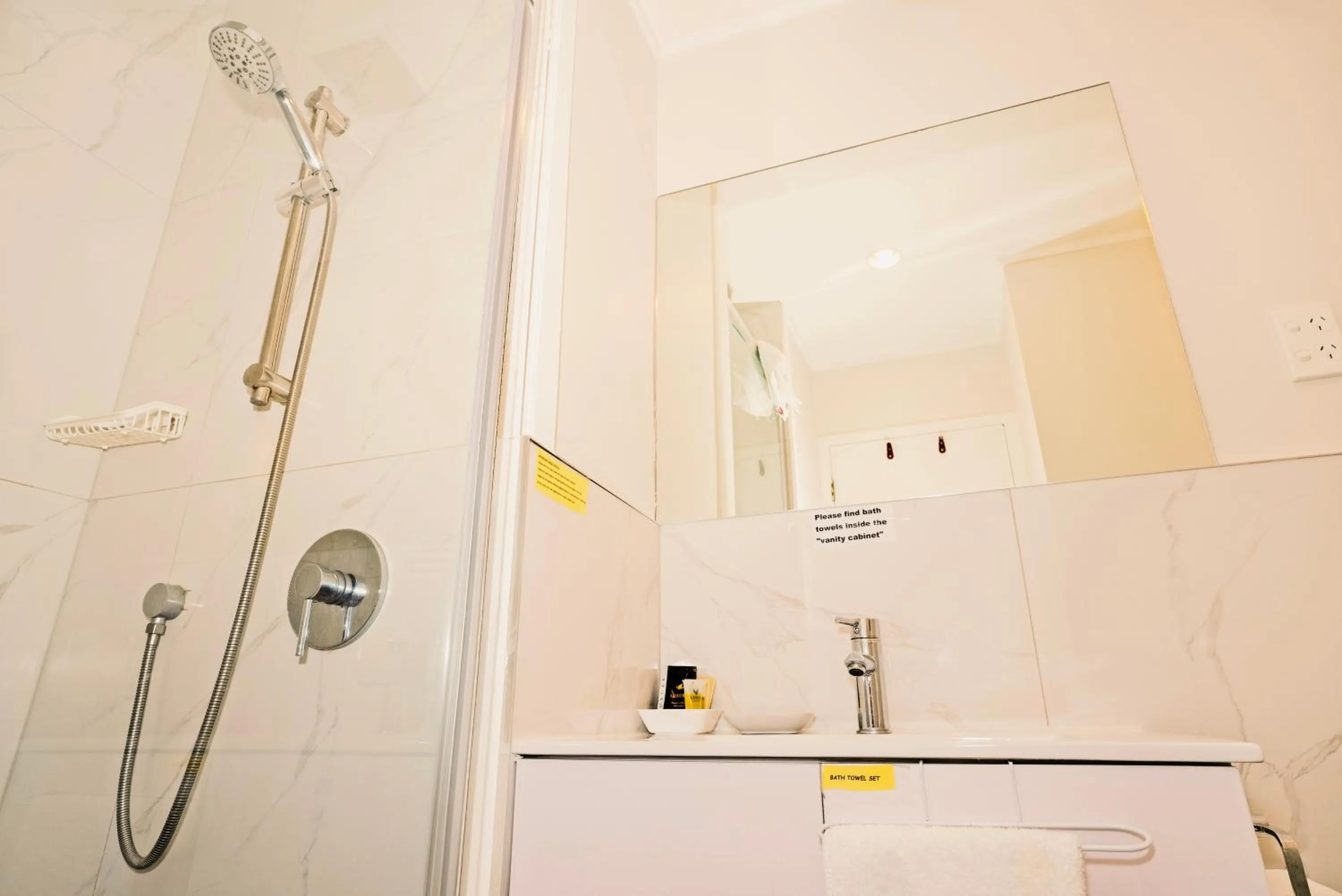 Shower in Dukes Midway Lodge