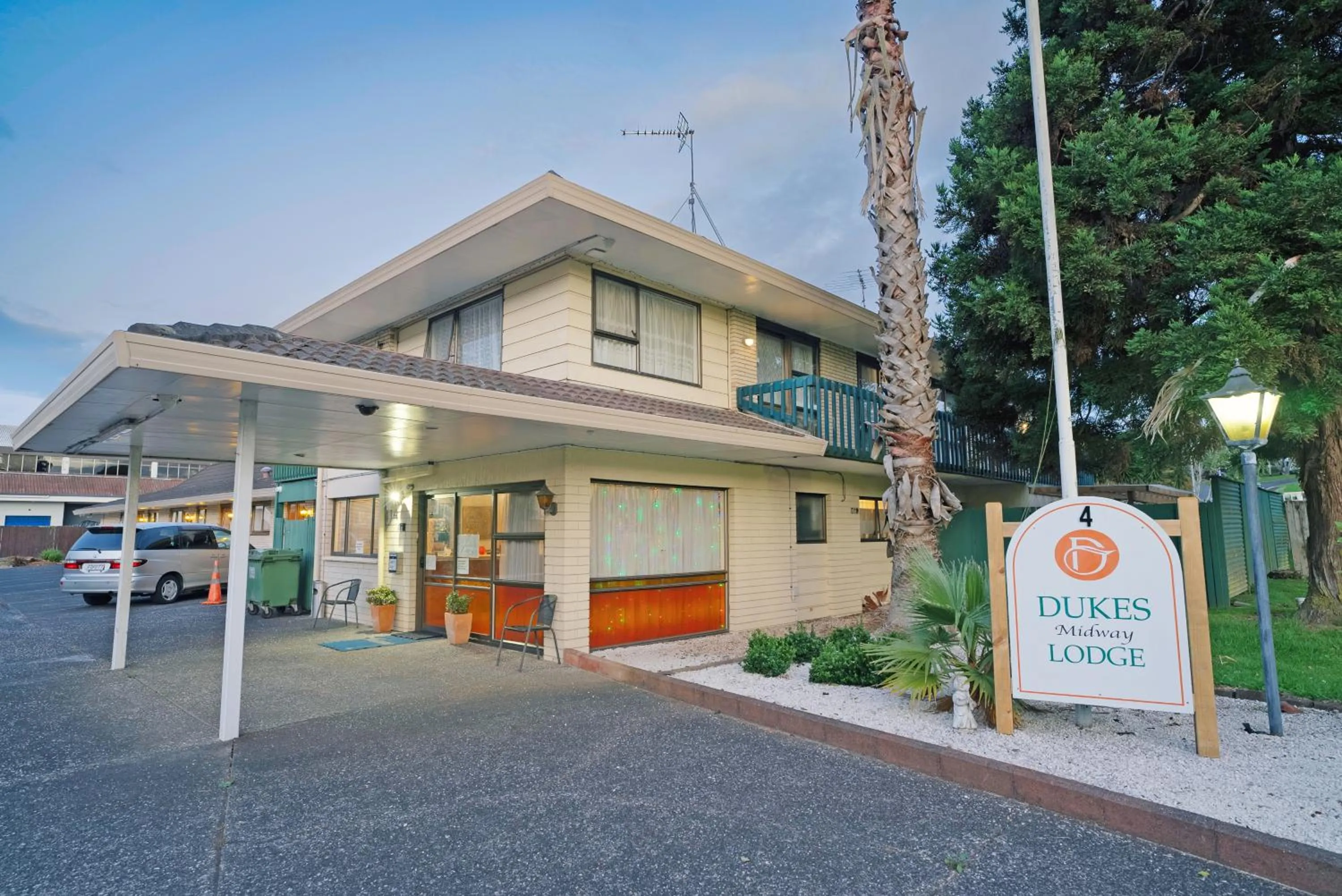 Property building in Dukes Midway Lodge