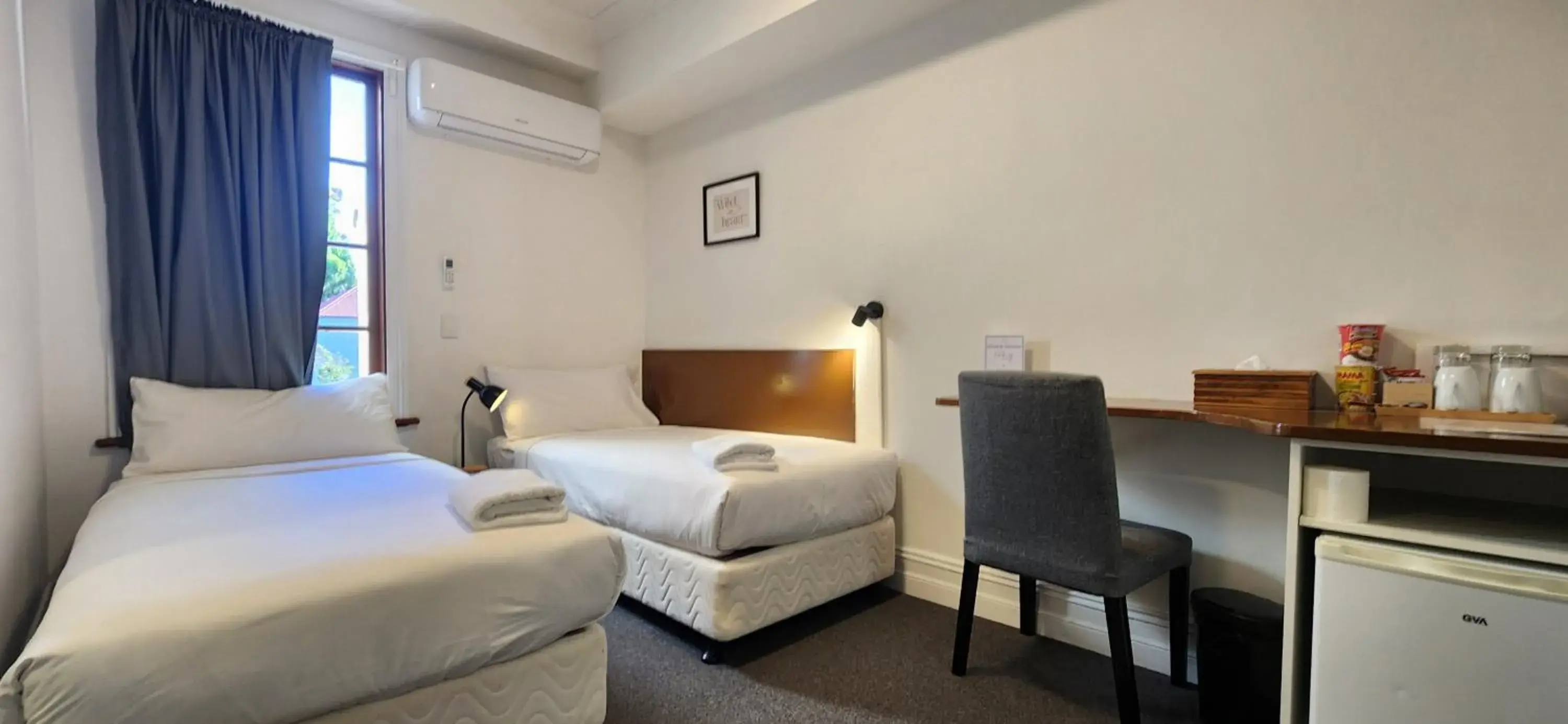 Twin Room with Bathroom in Newtown Cozy Stays Twin Room with Bathroom in Newtown Cozy Stays