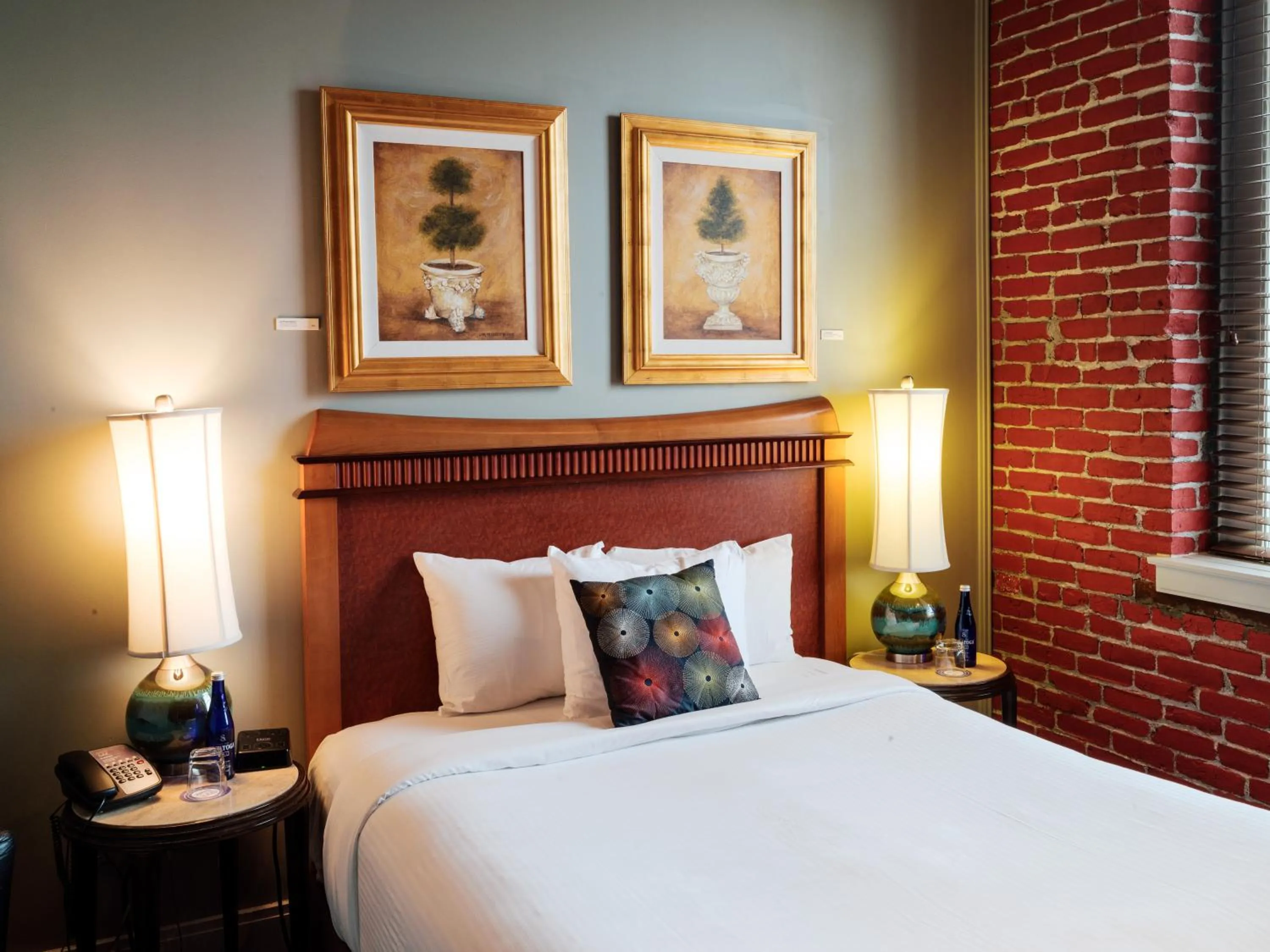 Bedroom, Bed in Lancaster Arts Hotel