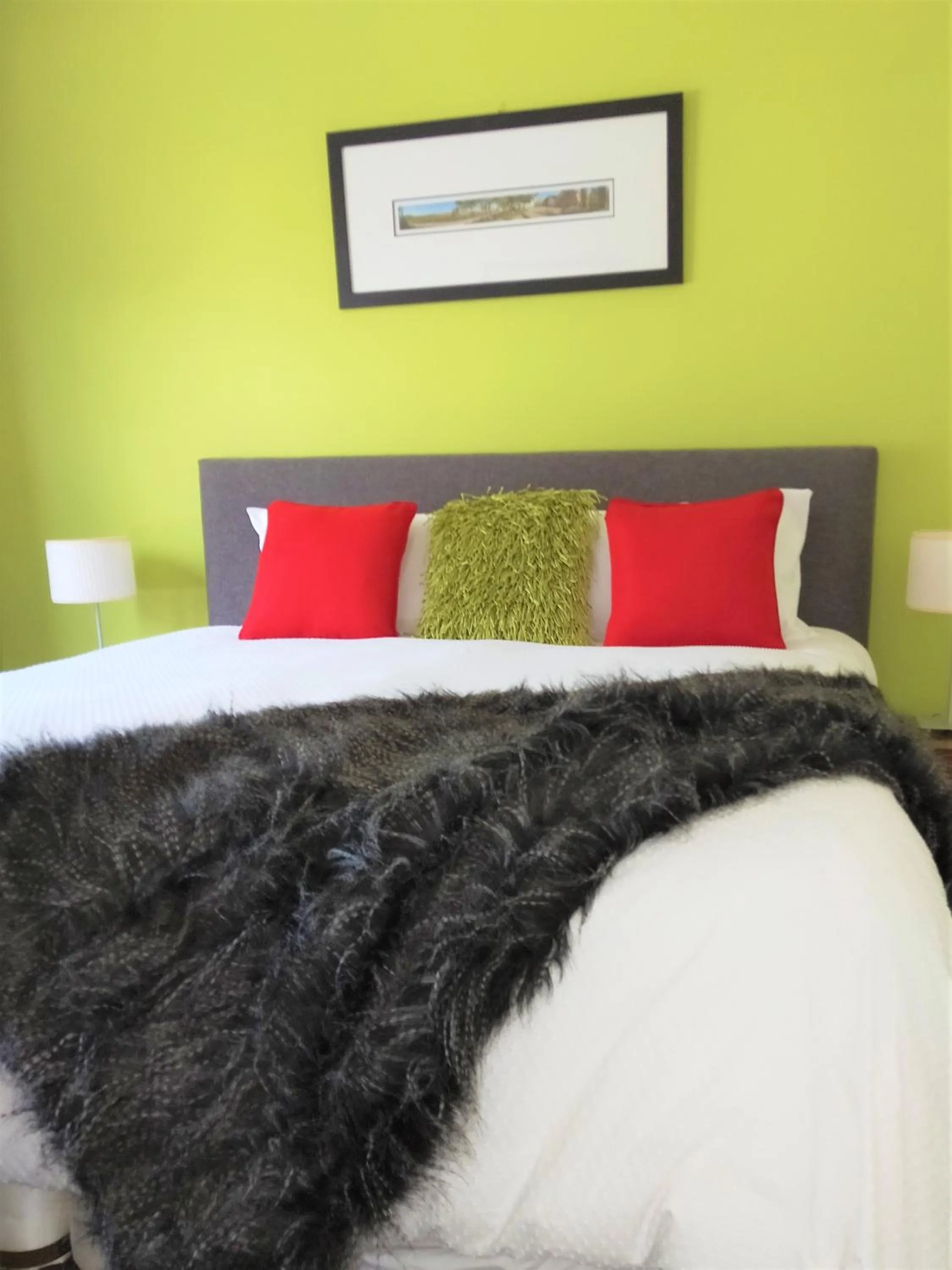 Bed in McLaren Vale Studio Apartments