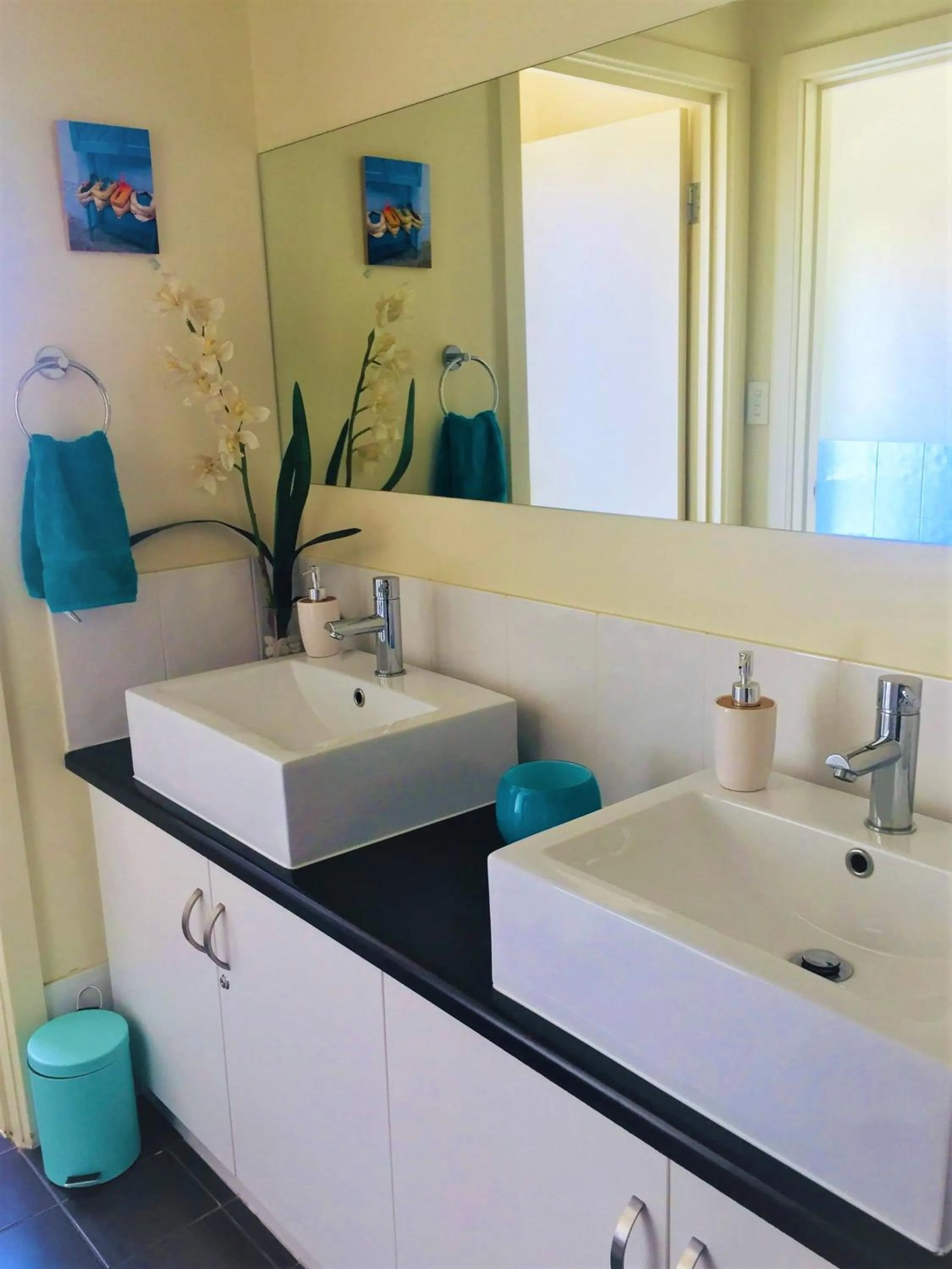 Toilet in McLaren Vale Studio Apartments