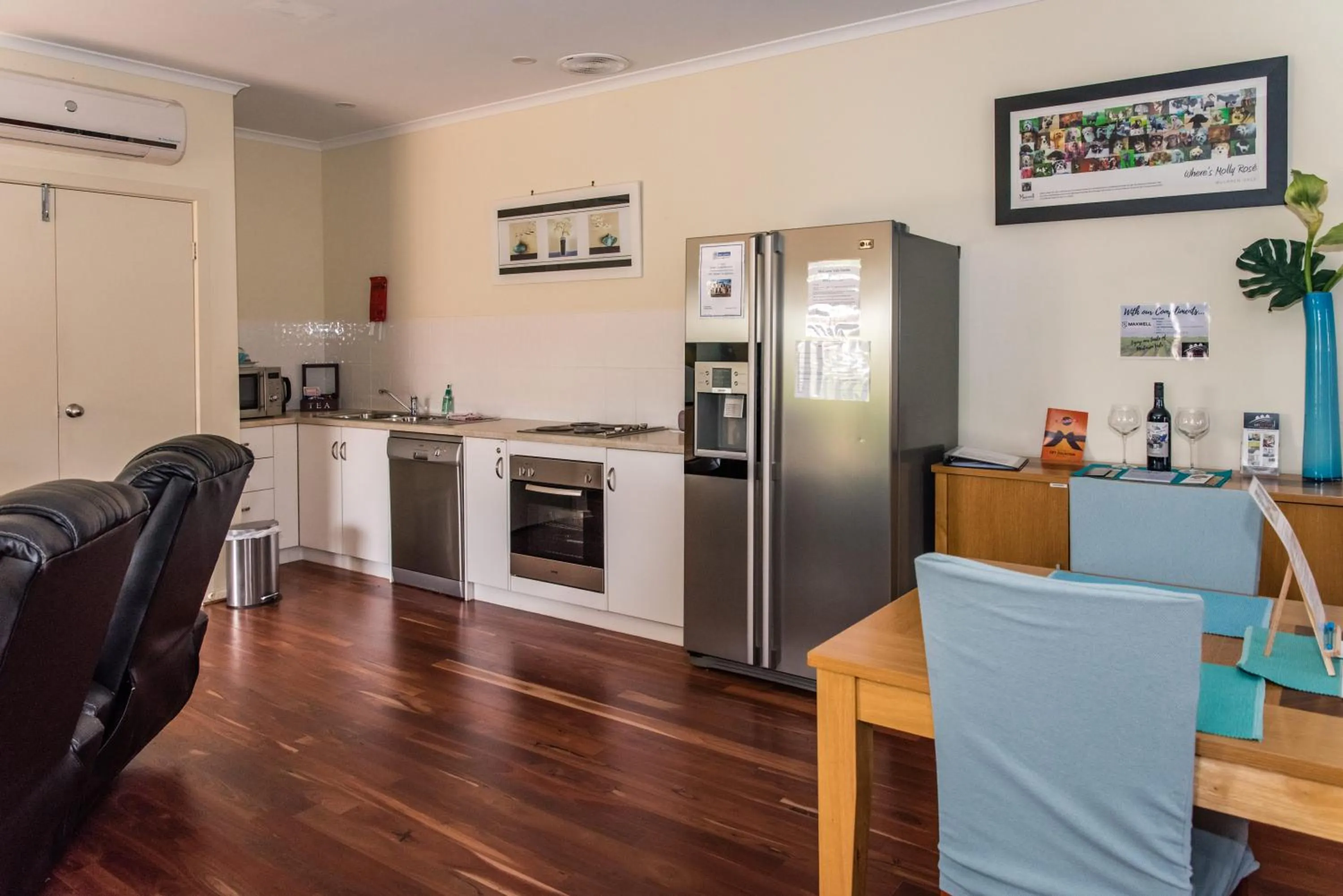 Kitchen or kitchenette in McLaren Vale Studio Apartments