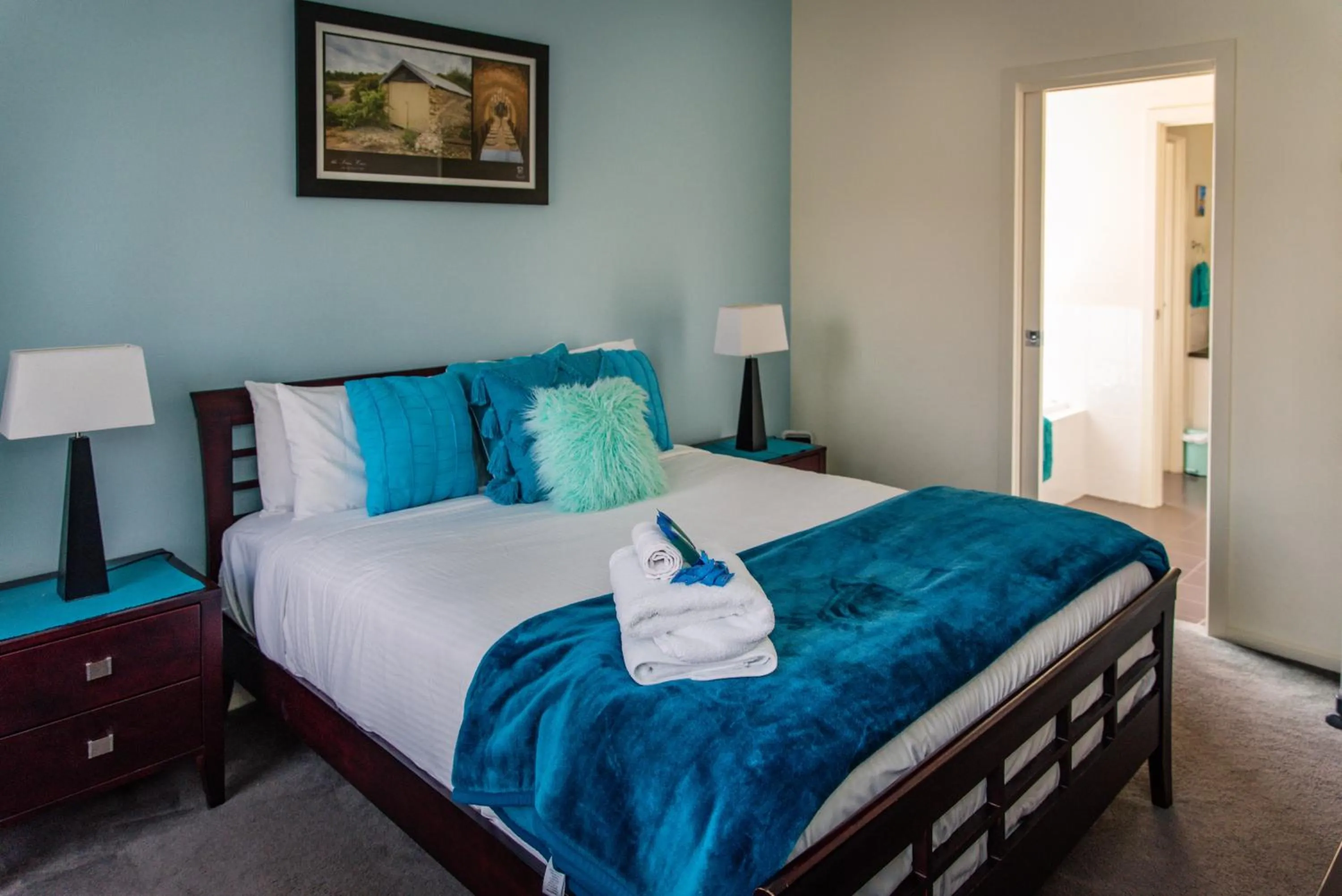 Bed in McLaren Vale Studio Apartments