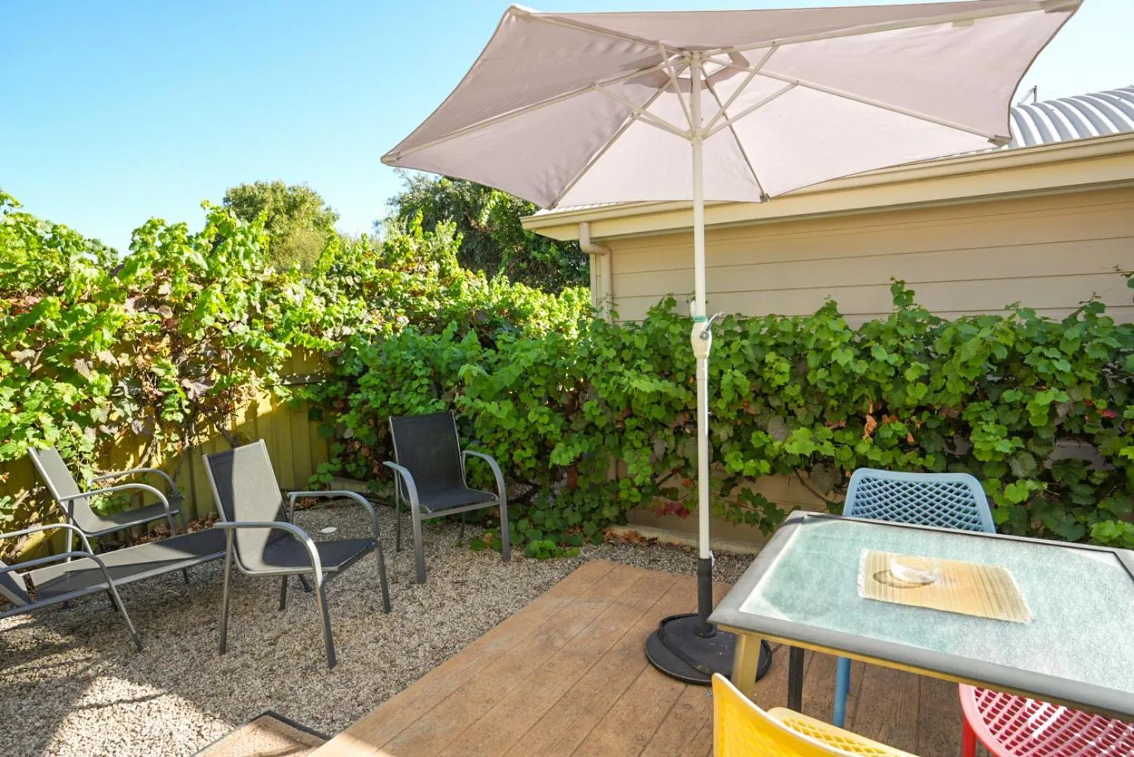 Patio in McLaren Vale Studio Apartments