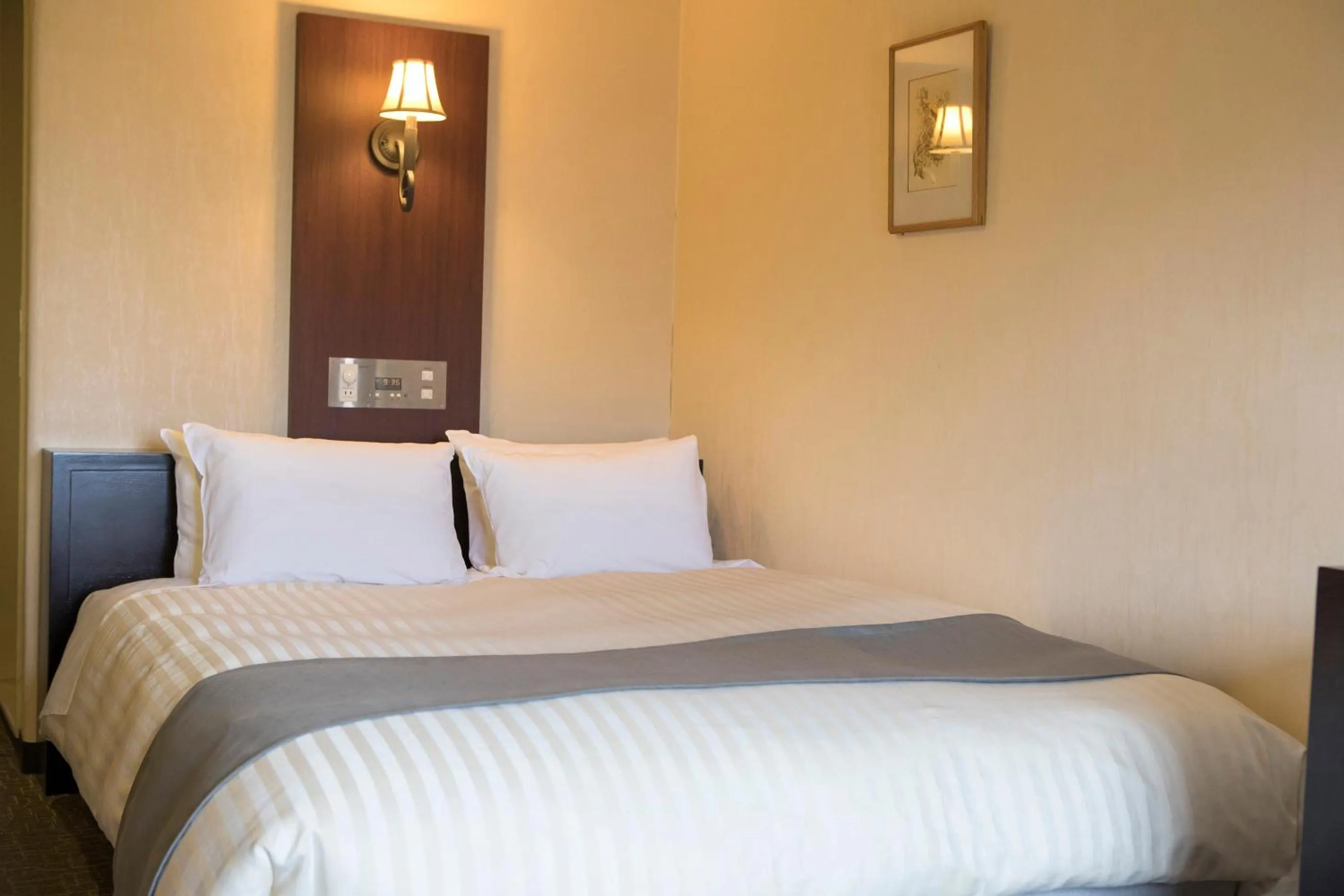 Photo of the whole room, Bed in Nara Royal Hotel