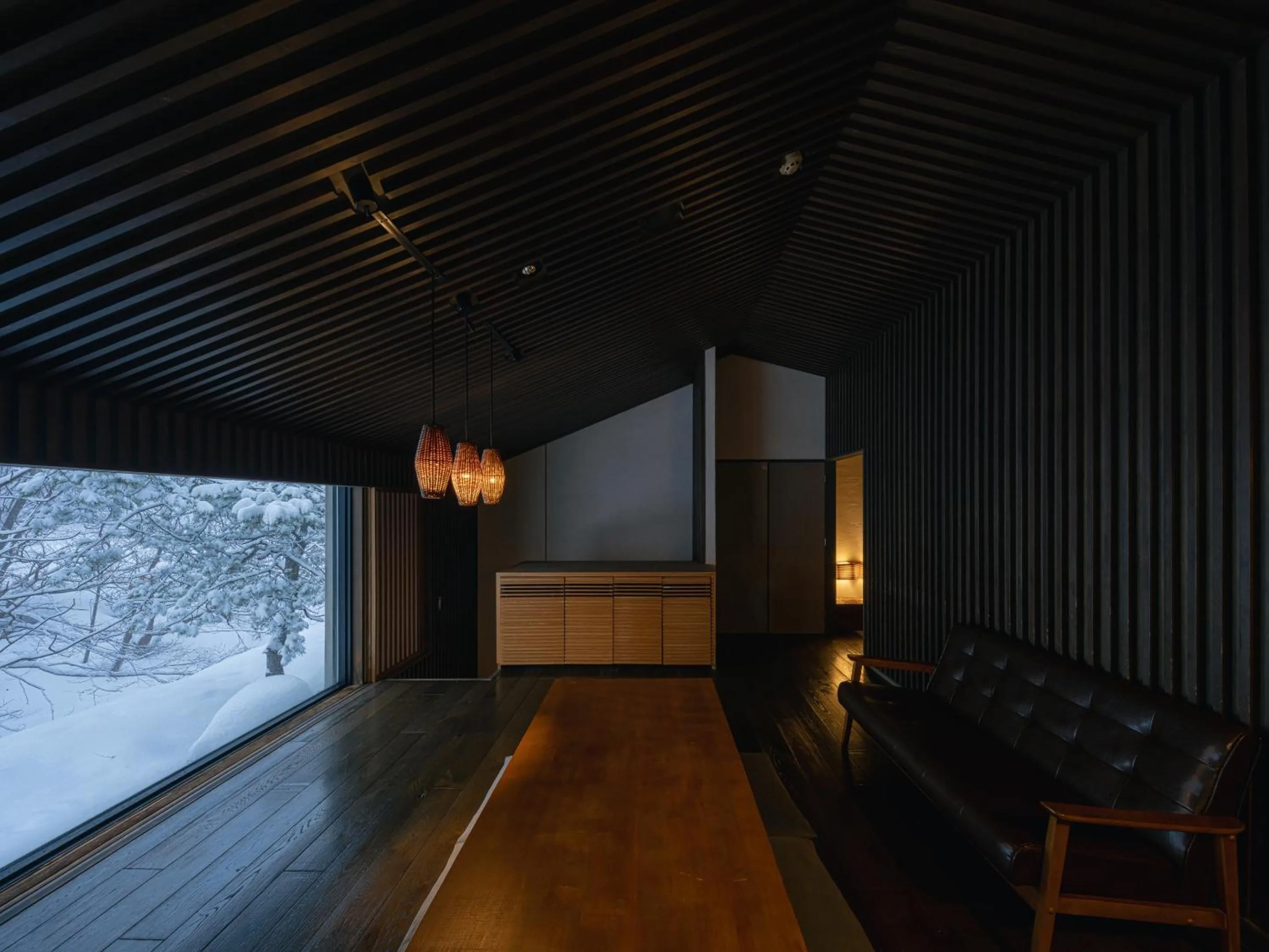 Photo of the whole room in OTARU RETREAT by Onko Chishin