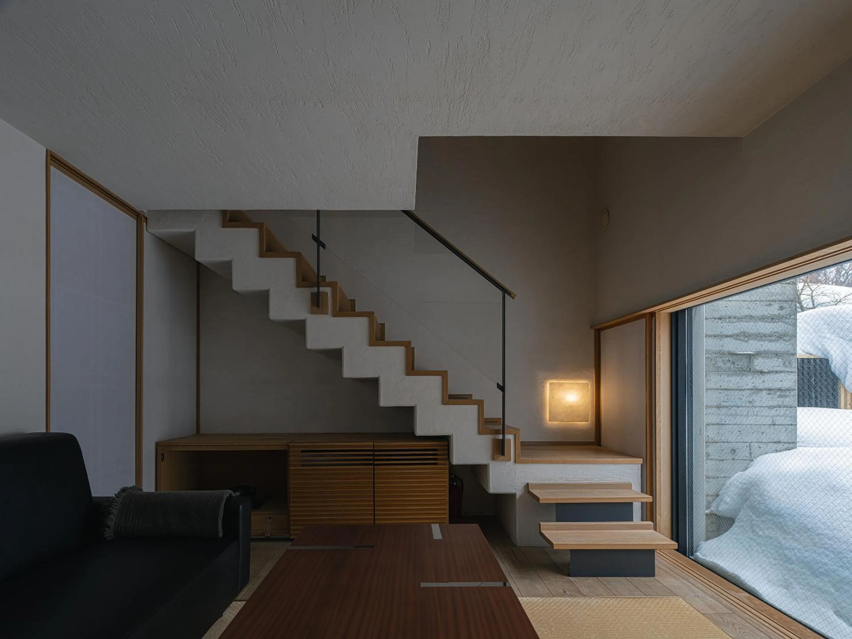 Photo of the whole room in OTARU RETREAT by Onko Chishin