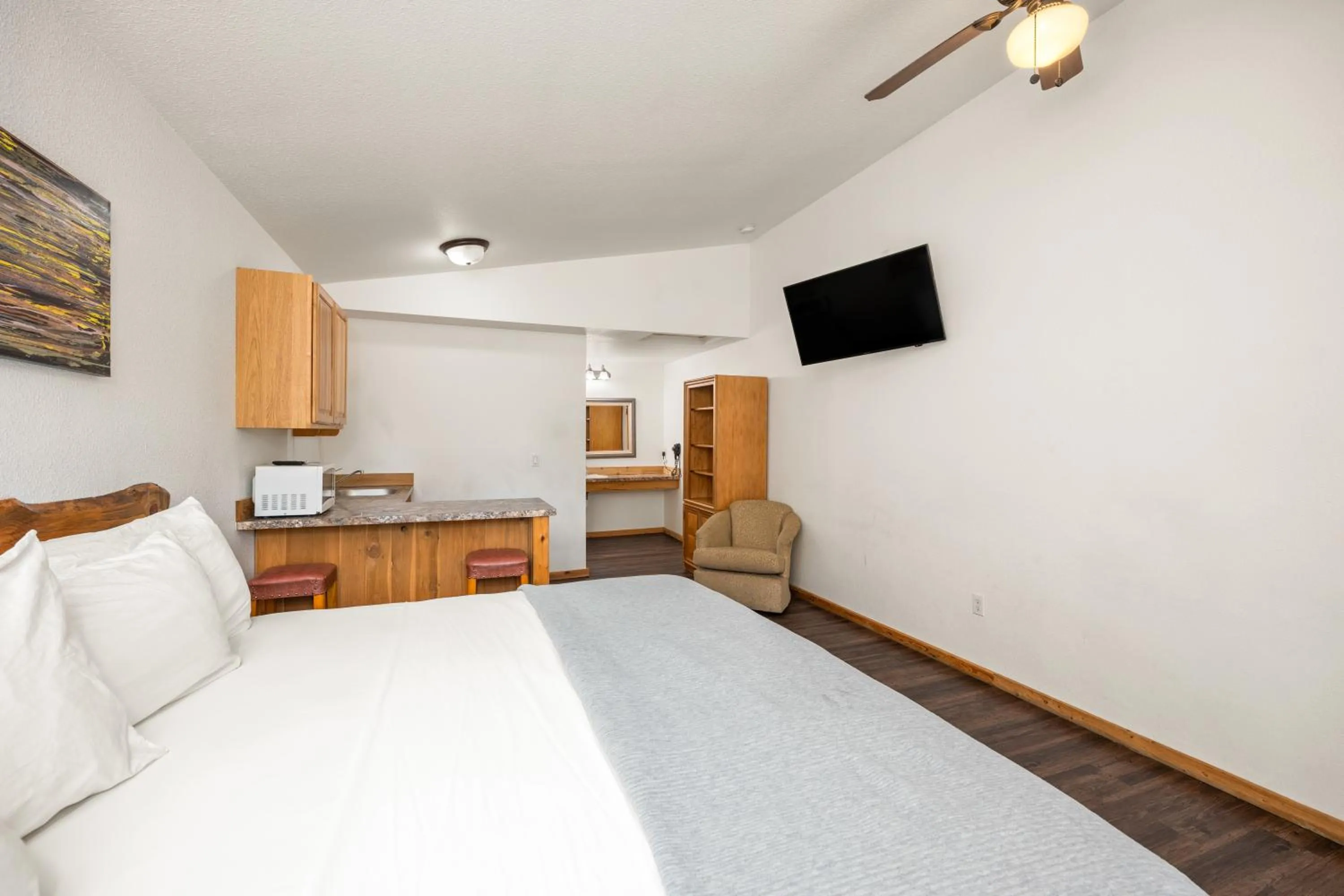 Bedroom, Bed in Moose Inn