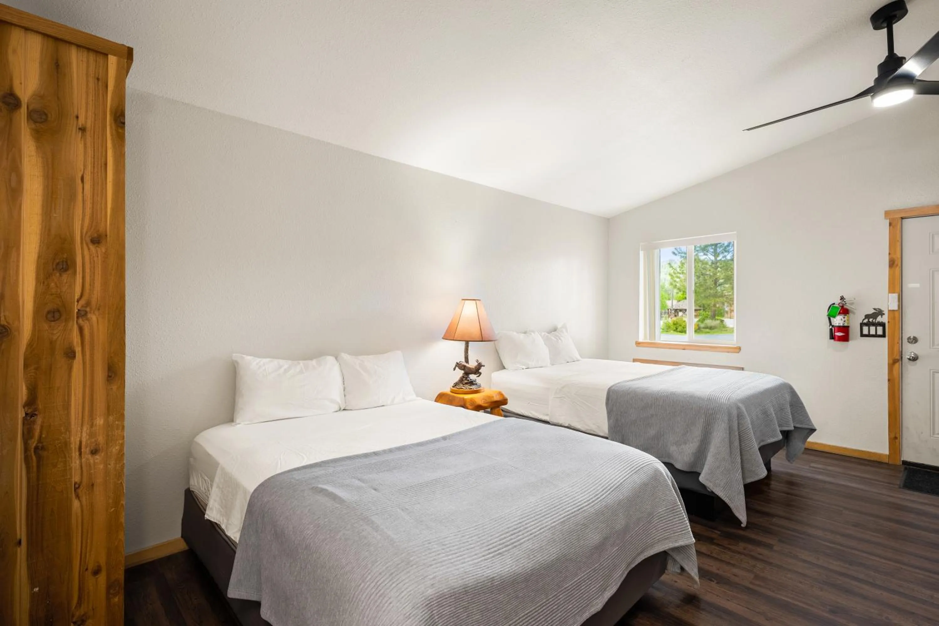 Bedroom, Bed in Moose Inn