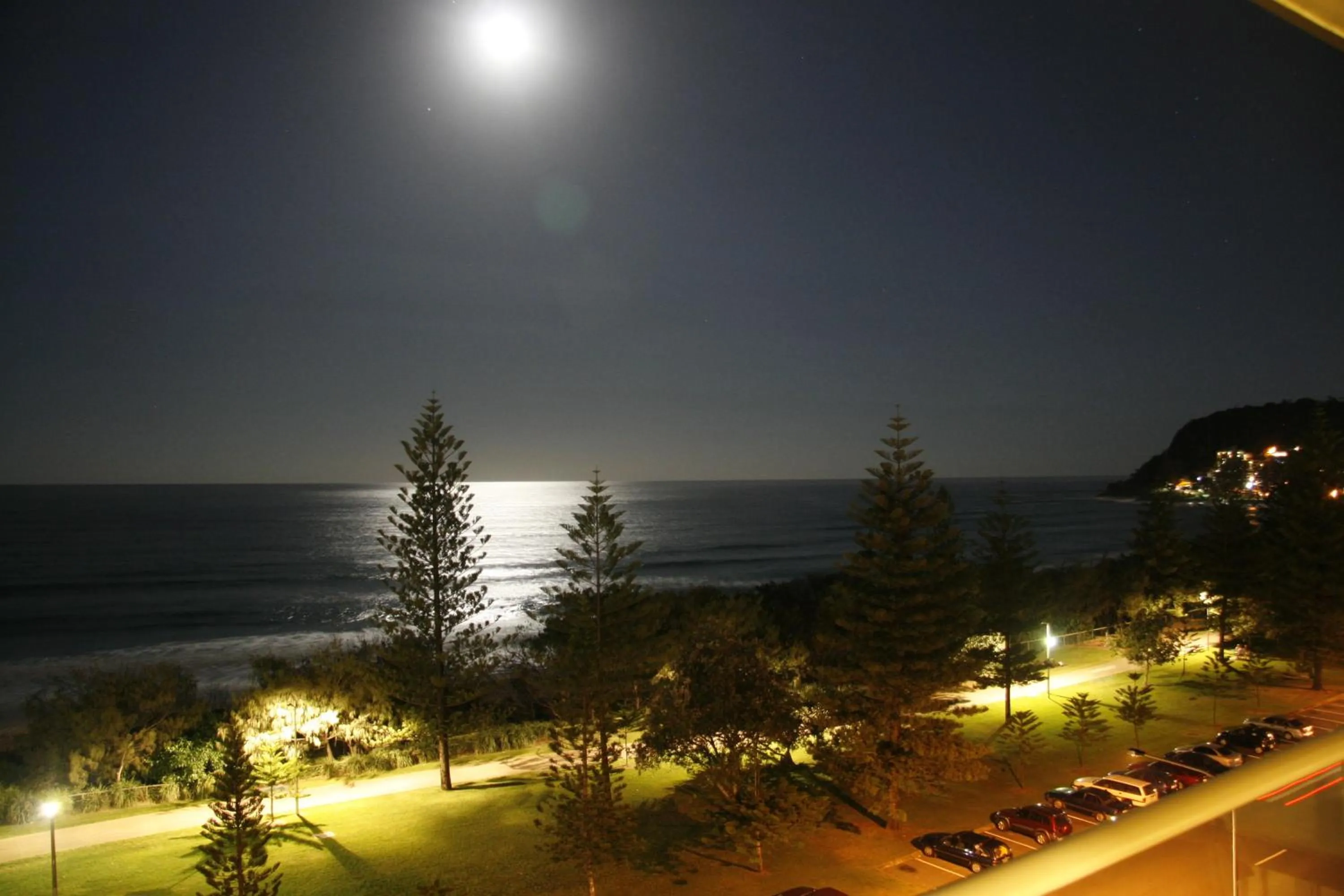 Night in Wyuna Beachfront Holiday Apartments