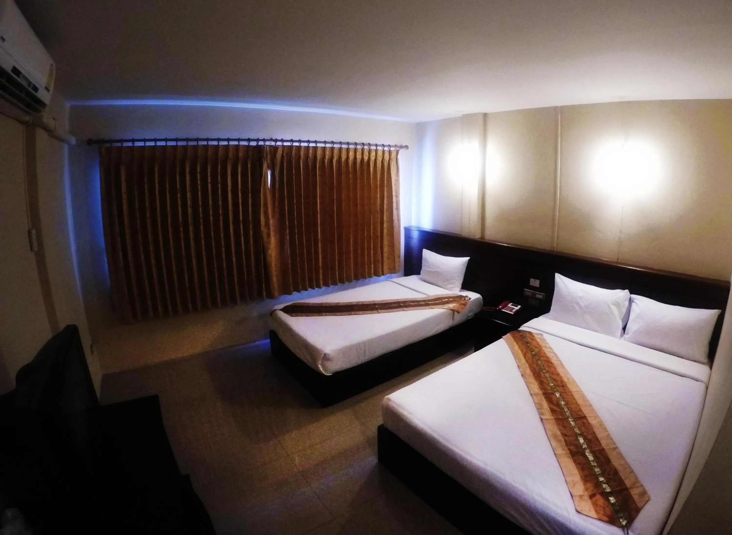 Photo of the whole room, Bed in Chiangkhong Green Inn Resident