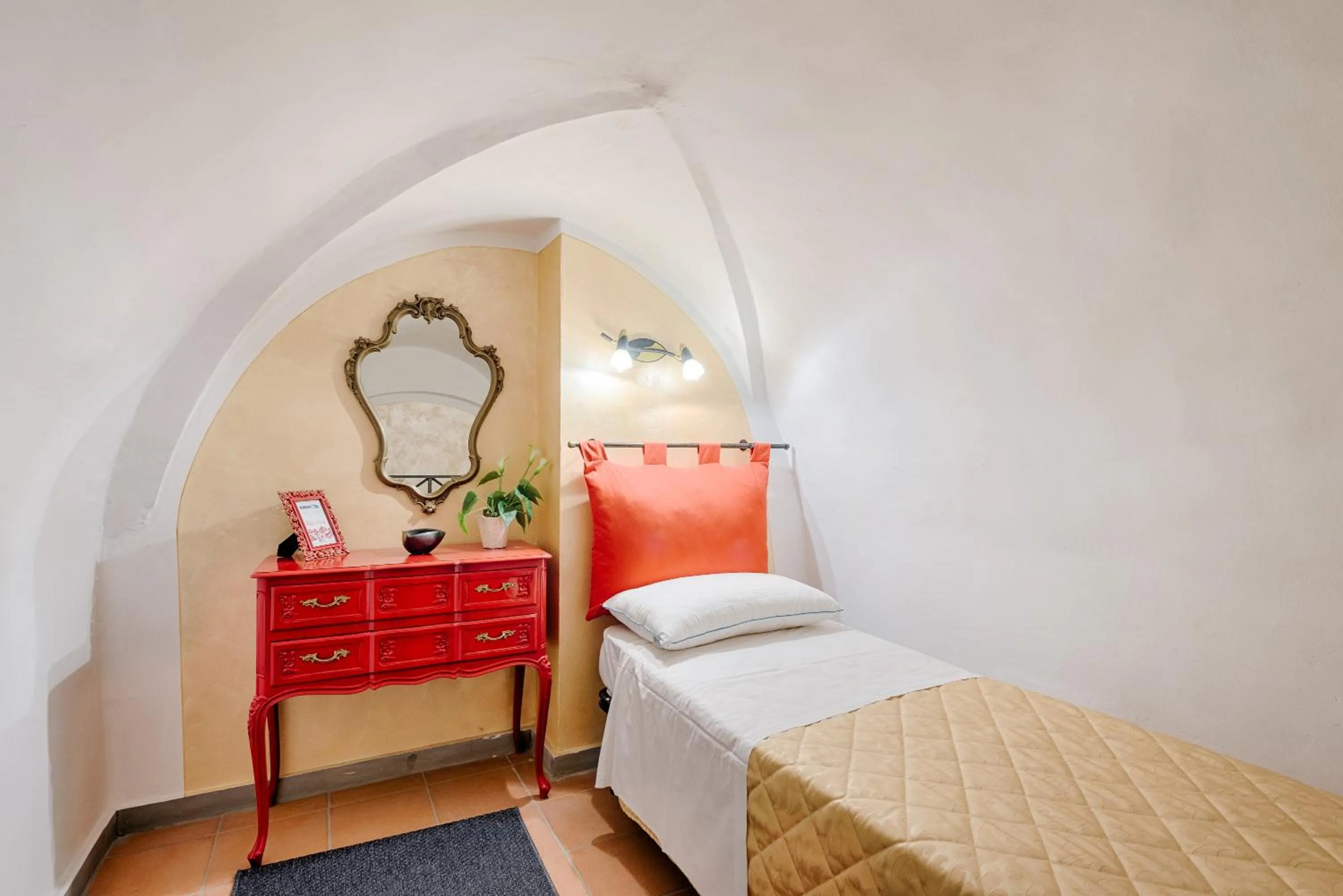 Bed in Santo Spirito Frescos by Mmega