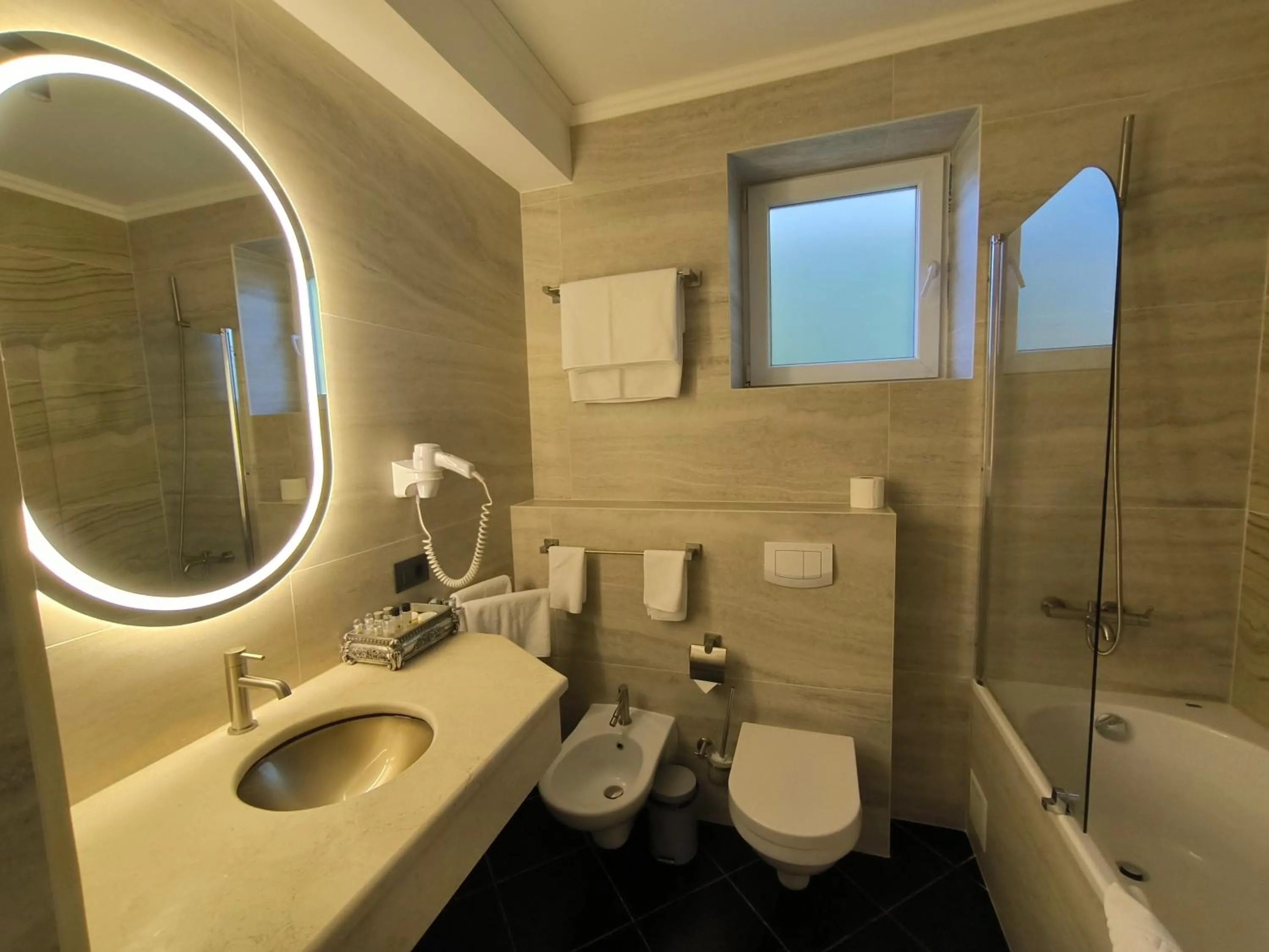 Weekend Boutique Hotel