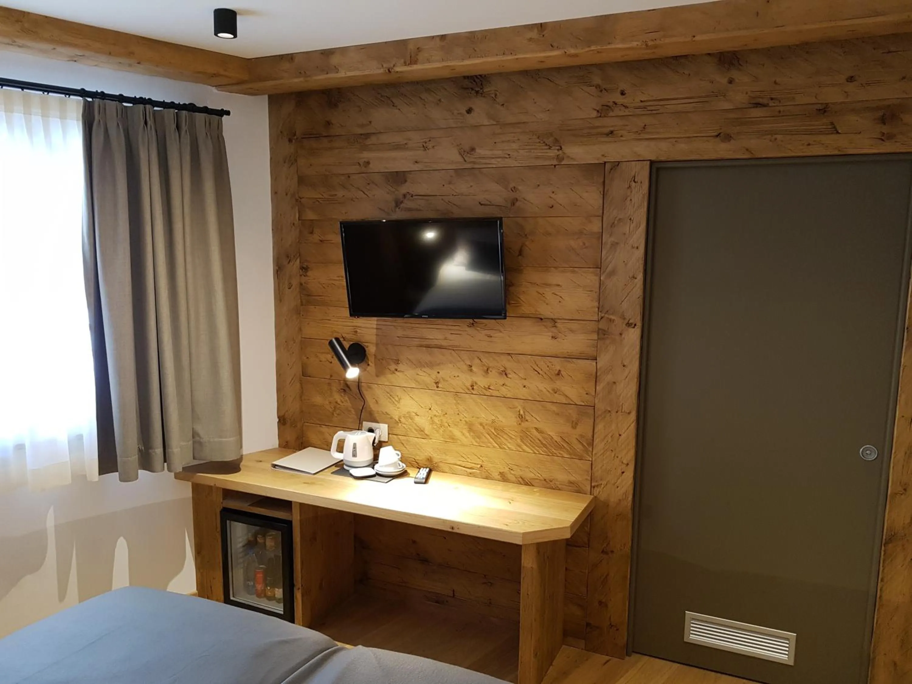 Coffee/tea facilities, Bed in Hotel Vandot