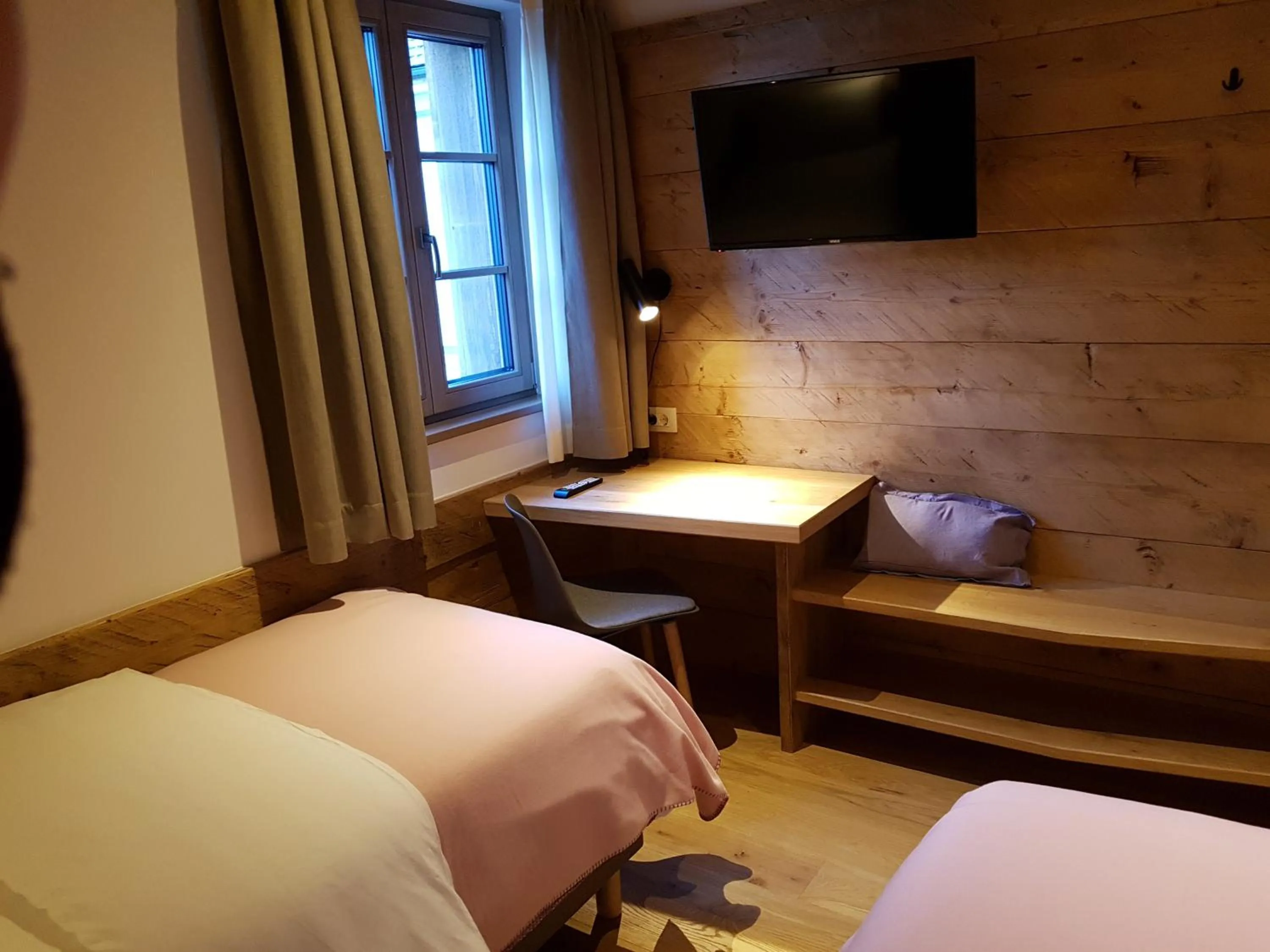 Coffee/tea facilities, Bed in Hotel Vandot