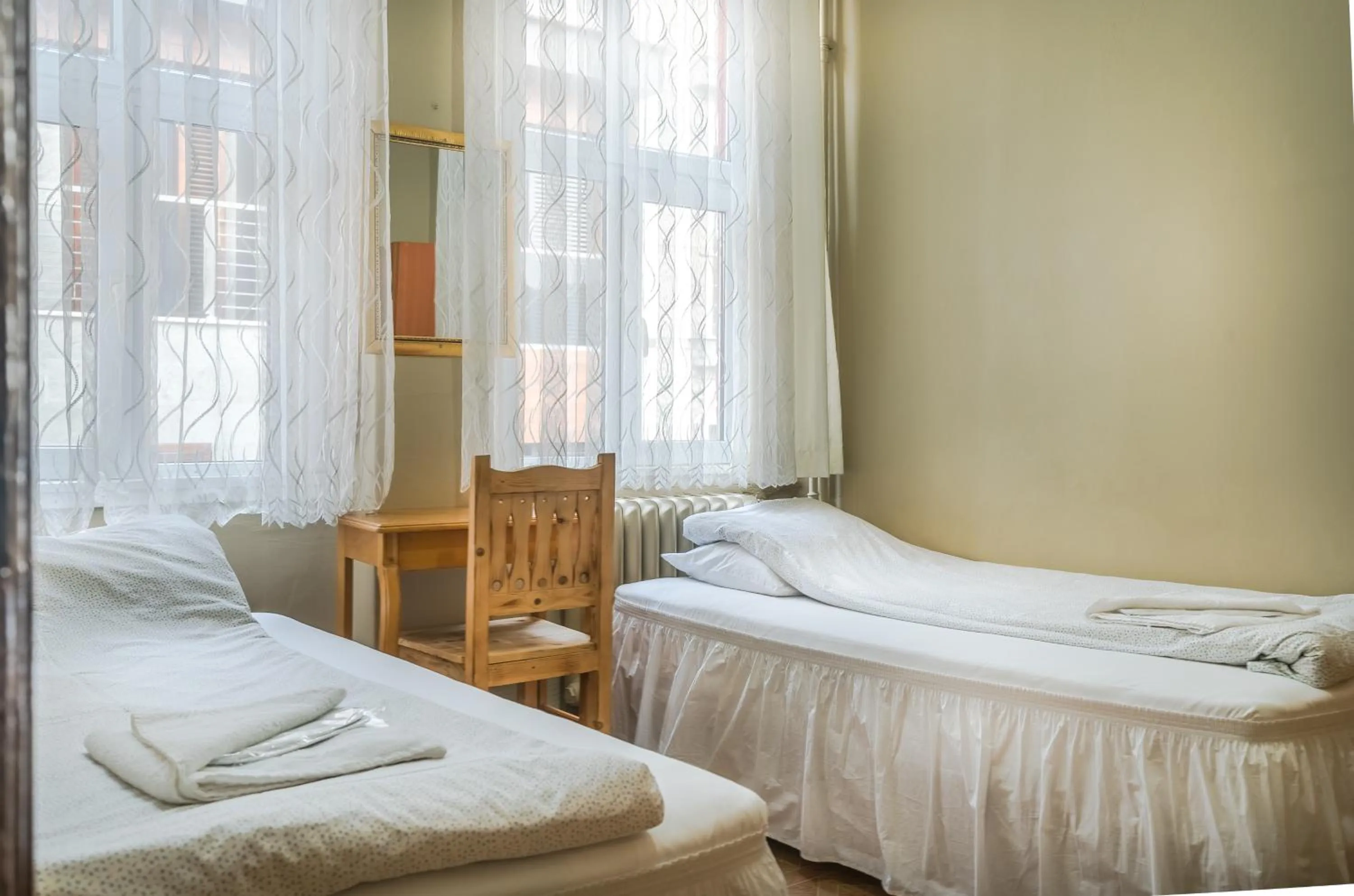 Photo of the whole room, Bed in Yeni Hotel