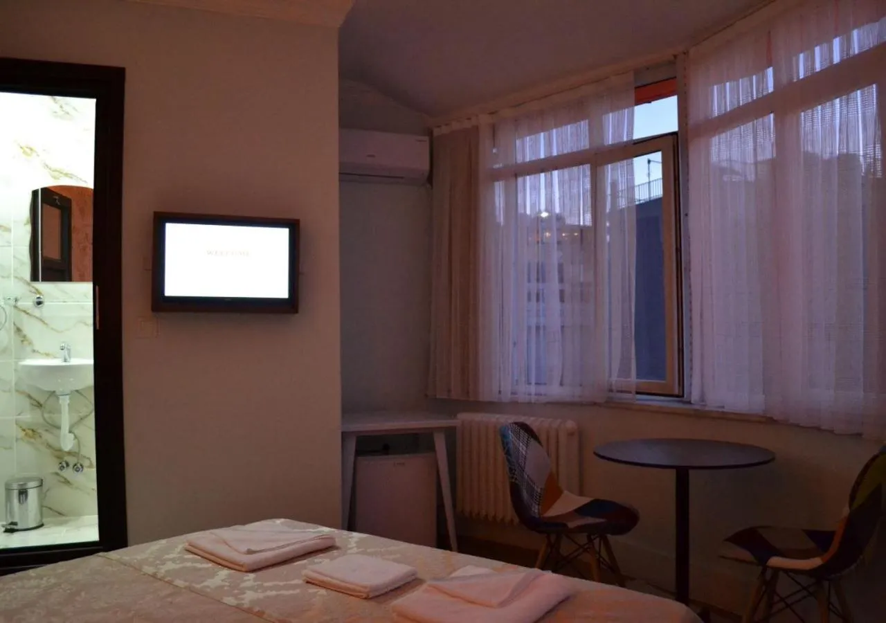 Photo of the whole room, Bed in Yeni Hotel