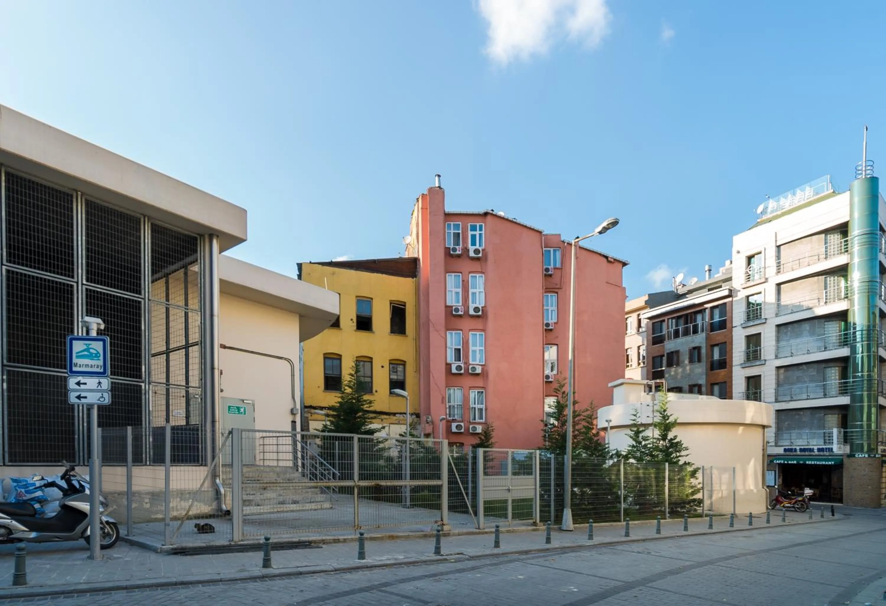 Property building in Yeni Hotel