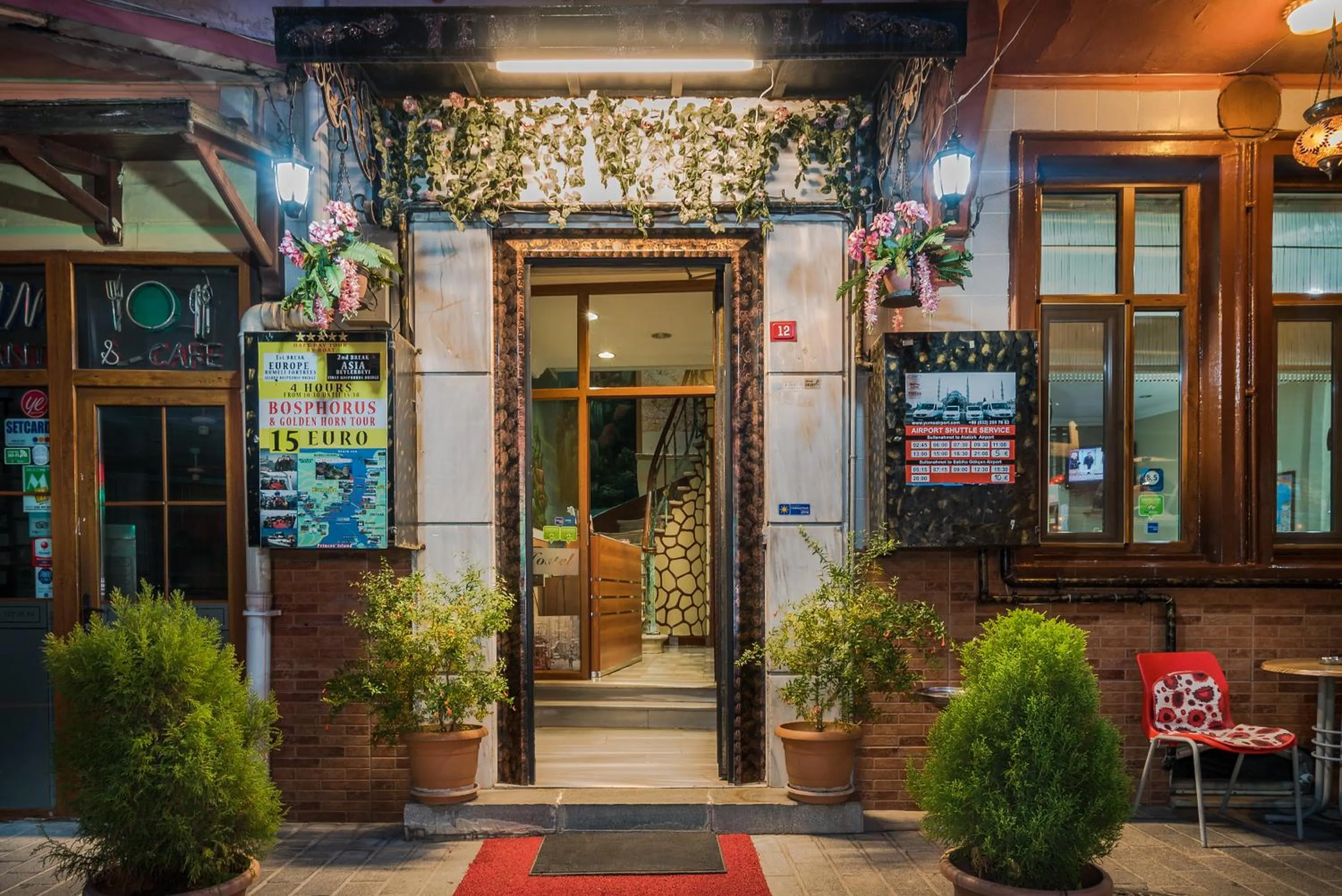 Facade/entrance in Yeni Hotel